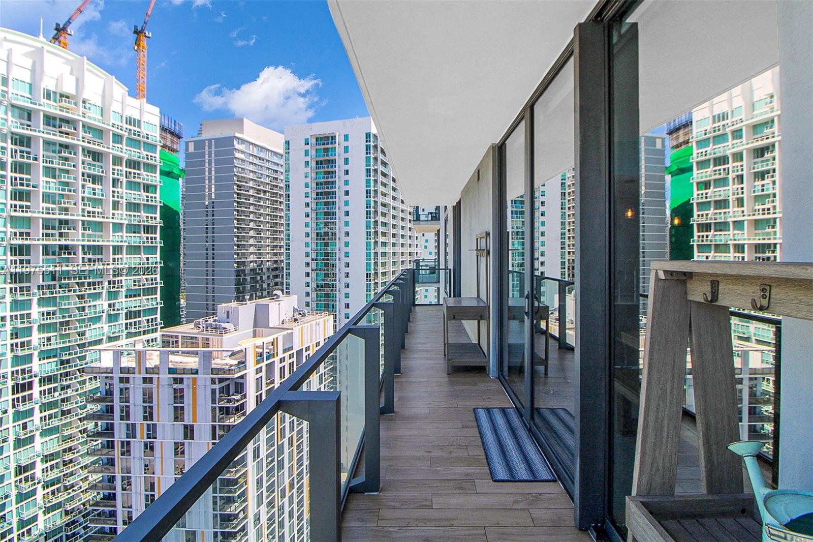 68 SE 6th St #2612 Miami, FL 33131