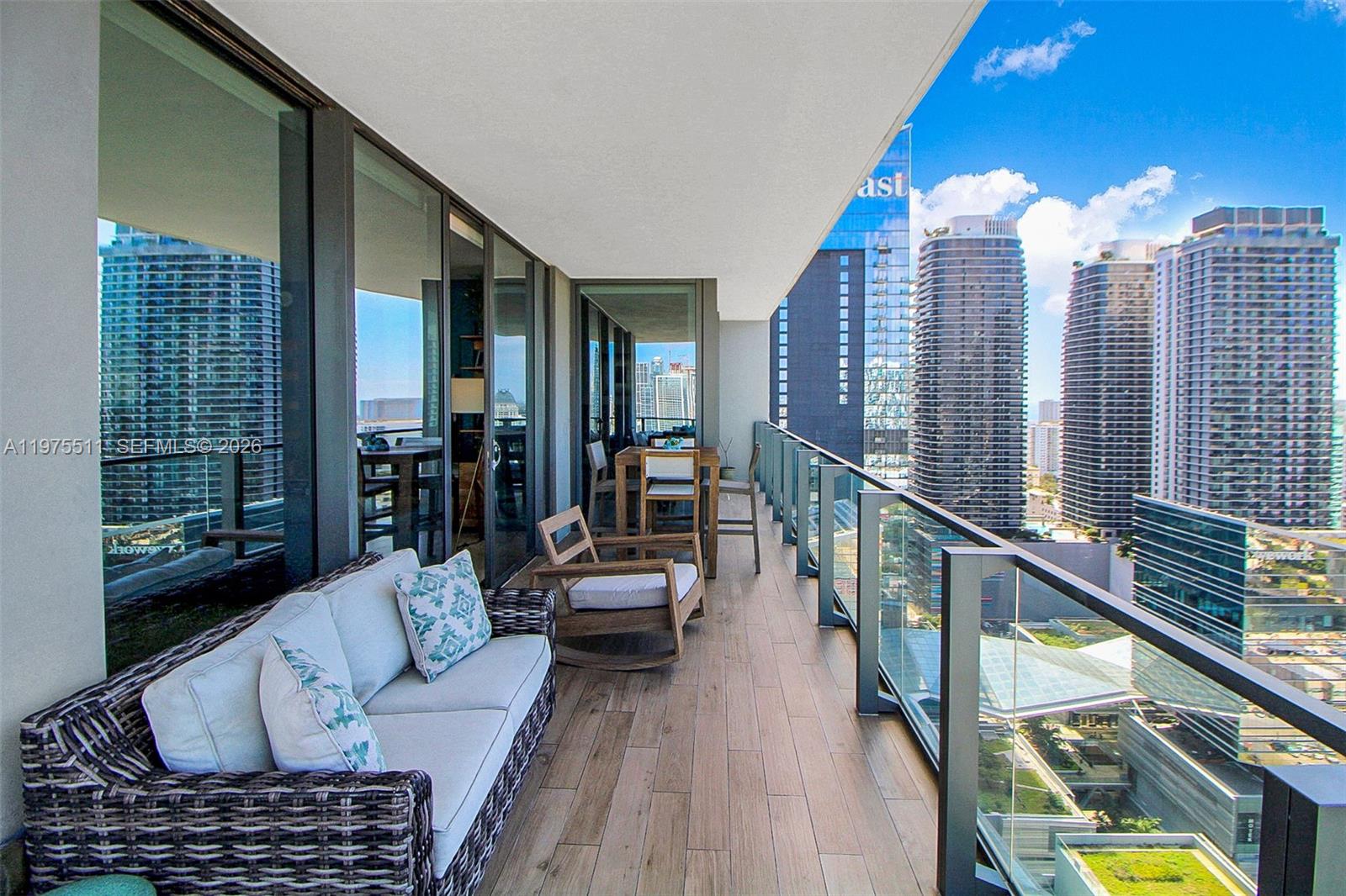 68 SE 6th St #2612 Miami, FL 33131