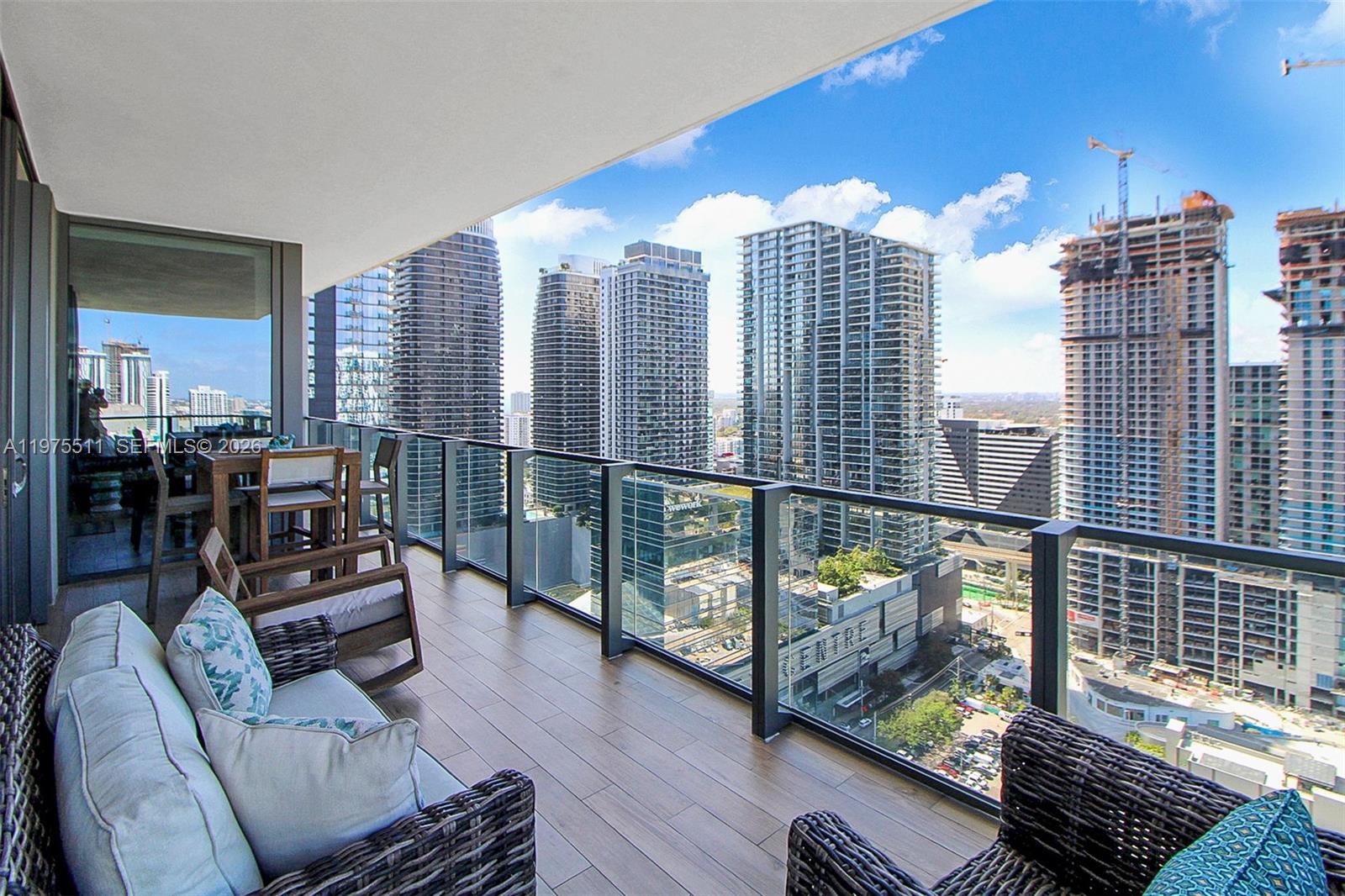 68 SE 6th St #2612 Miami, FL 33131