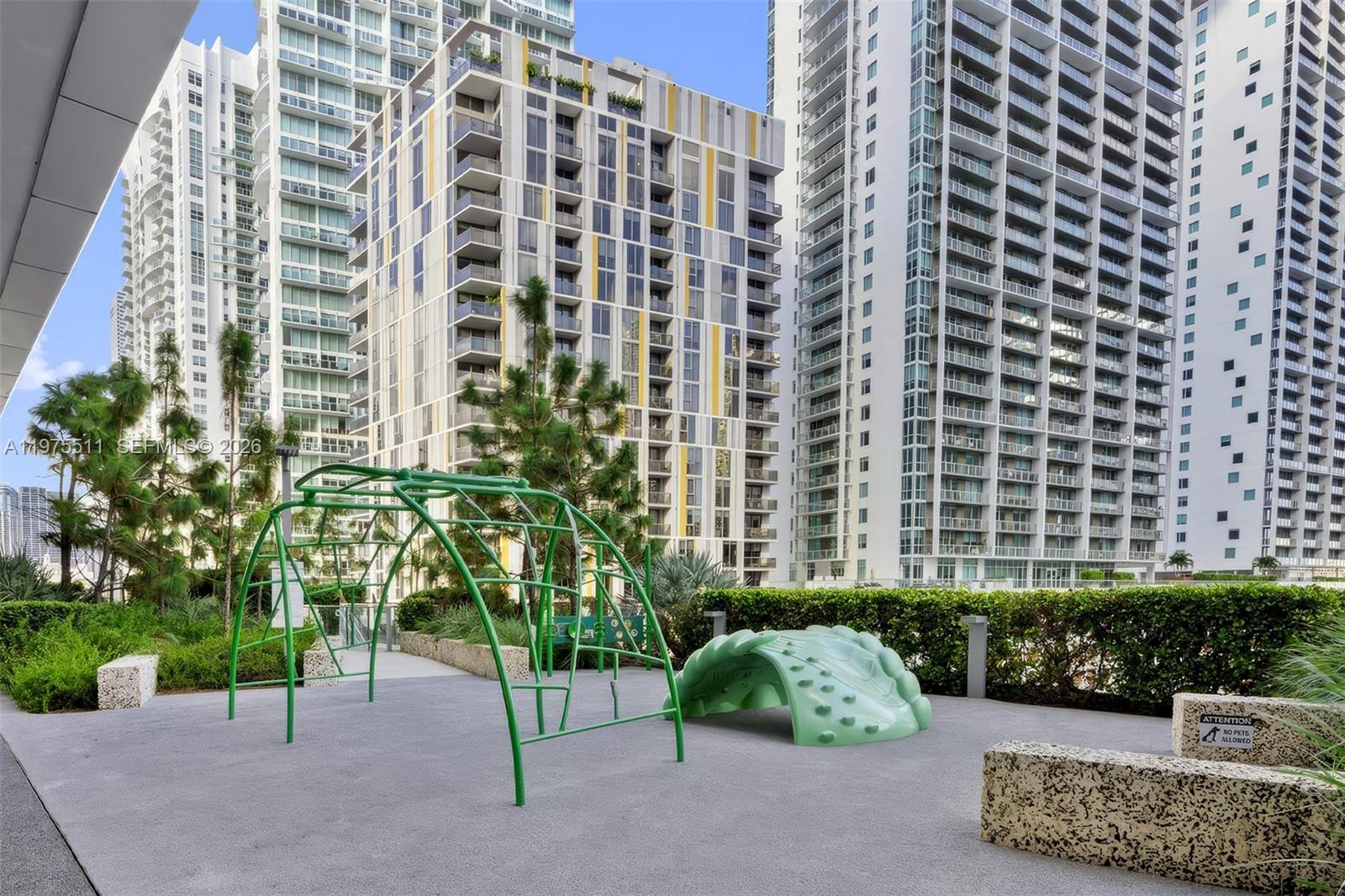 68 SE 6th St #2612 Miami, FL 33131