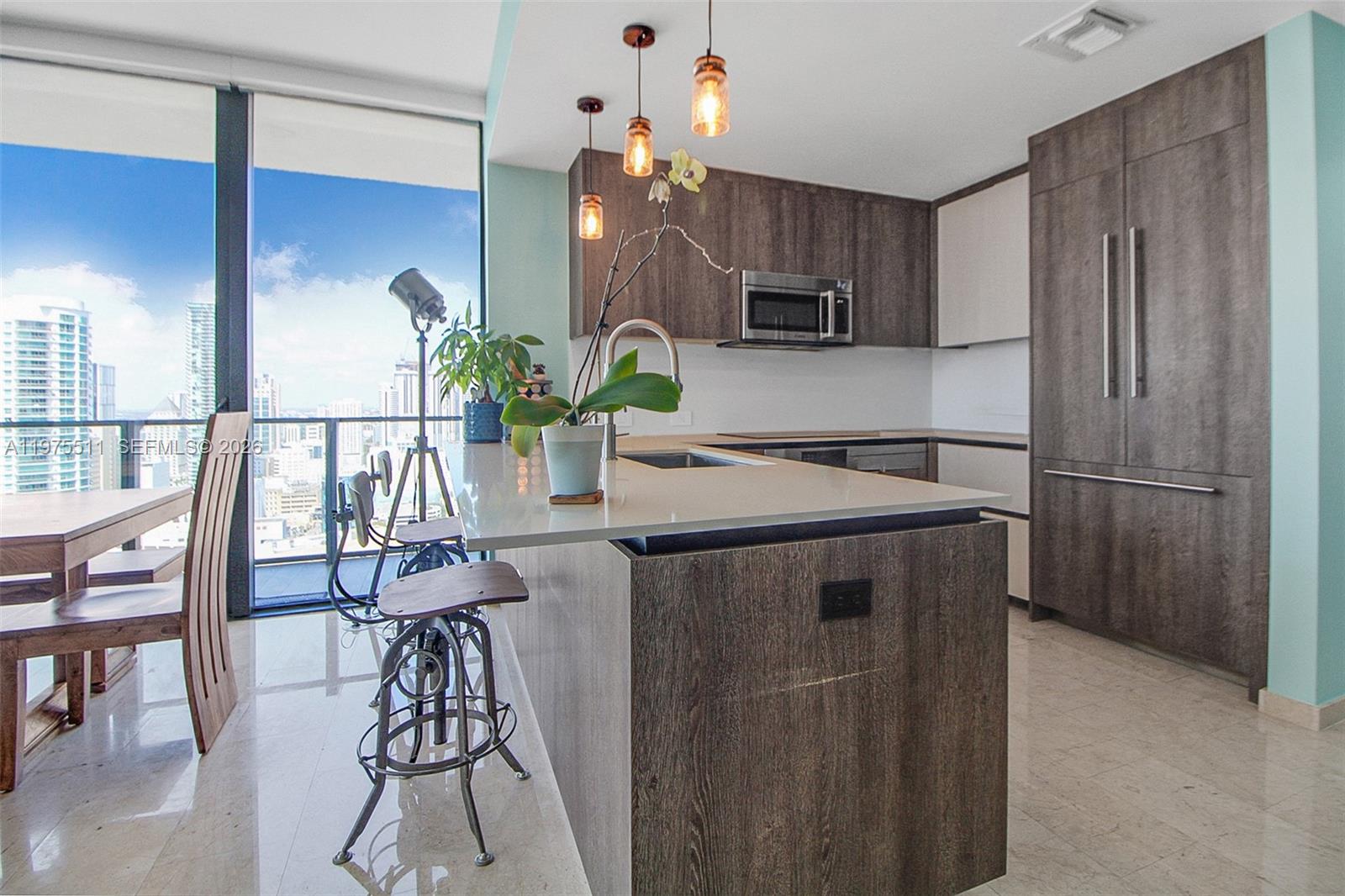 68 SE 6th St #2612 Miami, FL 33131