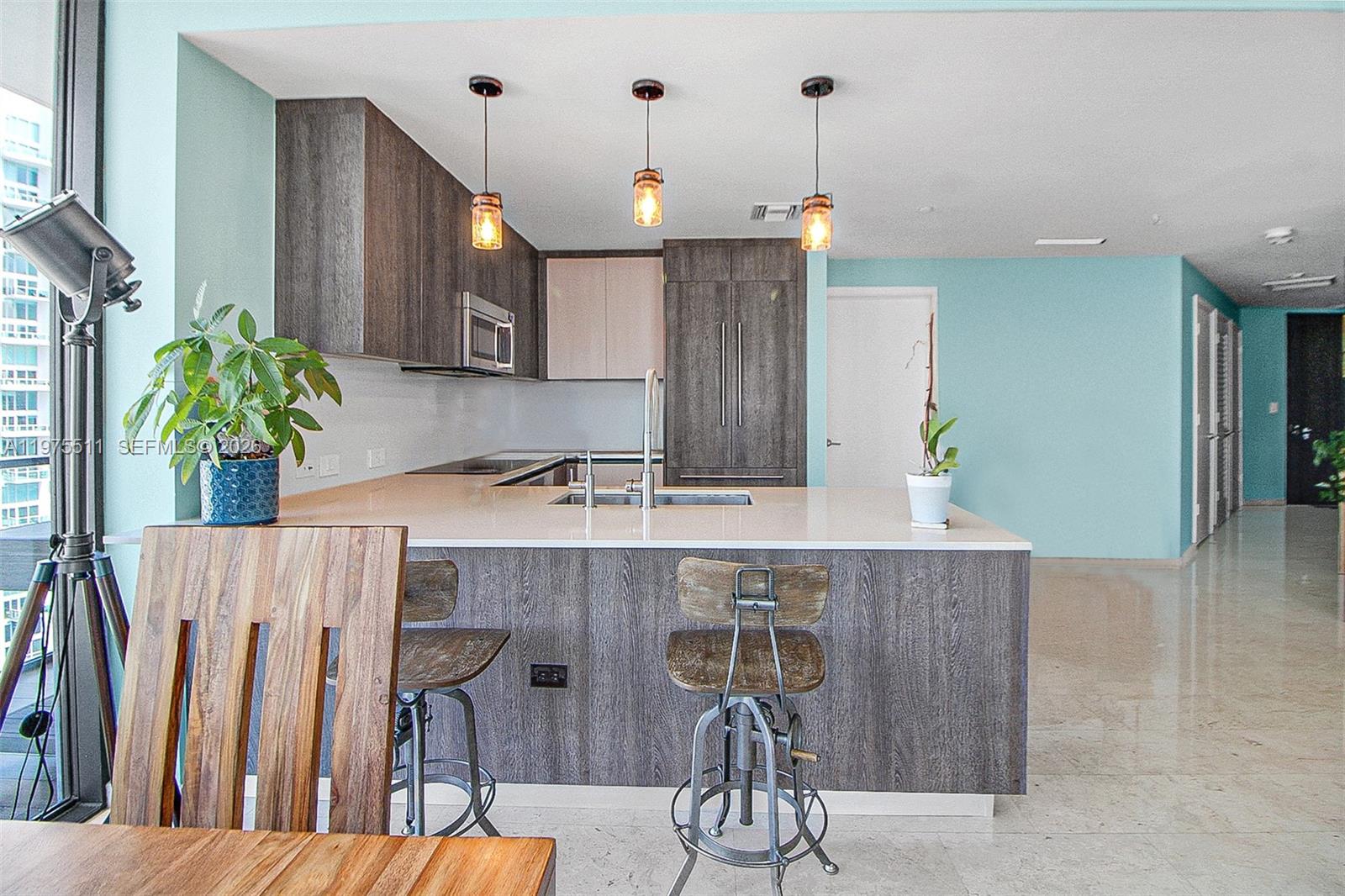 68 SE 6th St #2612 Miami, FL 33131