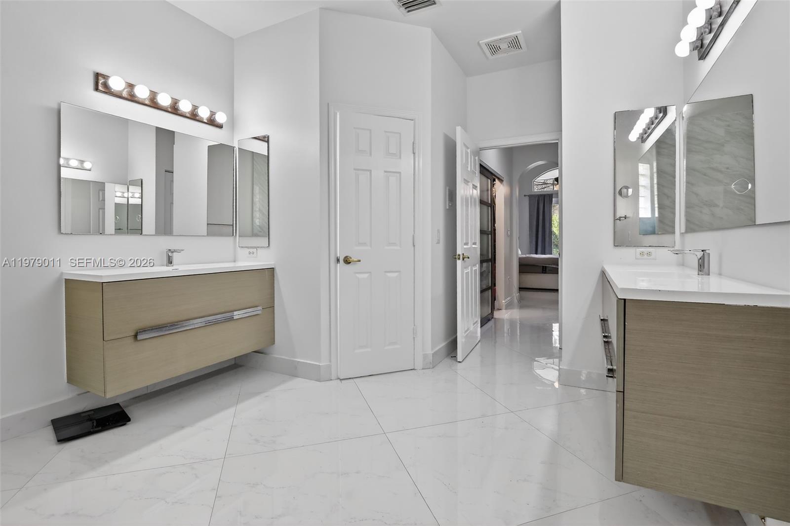 1221 NW 141st Ave Pembroke Pines, FL 33028