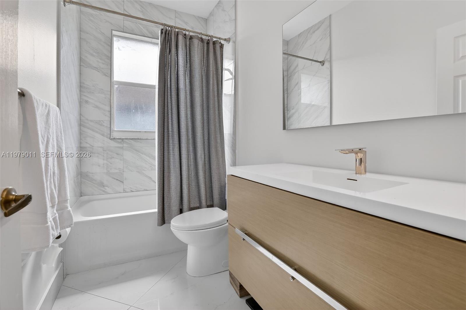 1221 NW 141st Ave Pembroke Pines, FL 33028