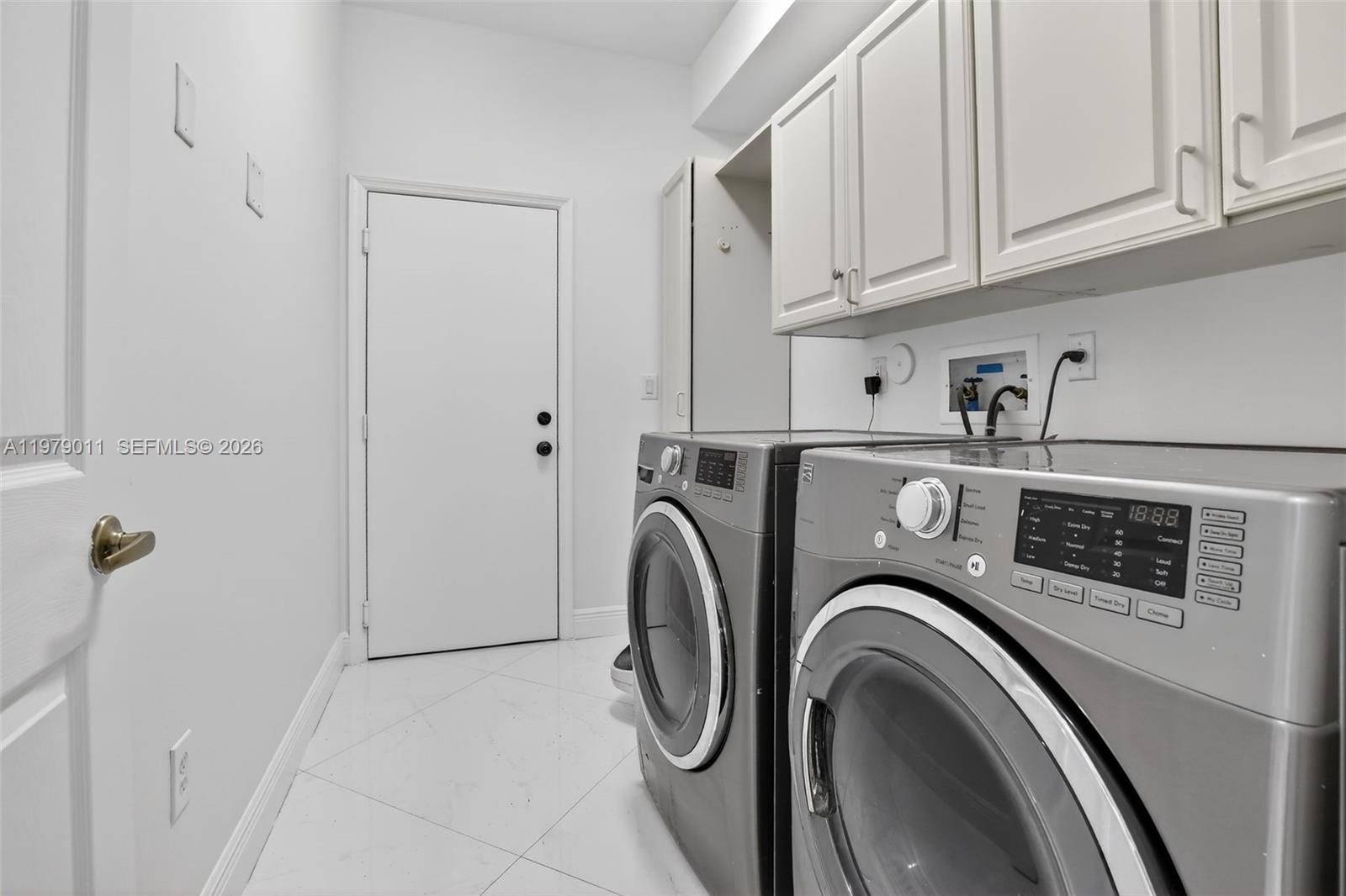 1221 NW 141st Ave Pembroke Pines, FL 33028