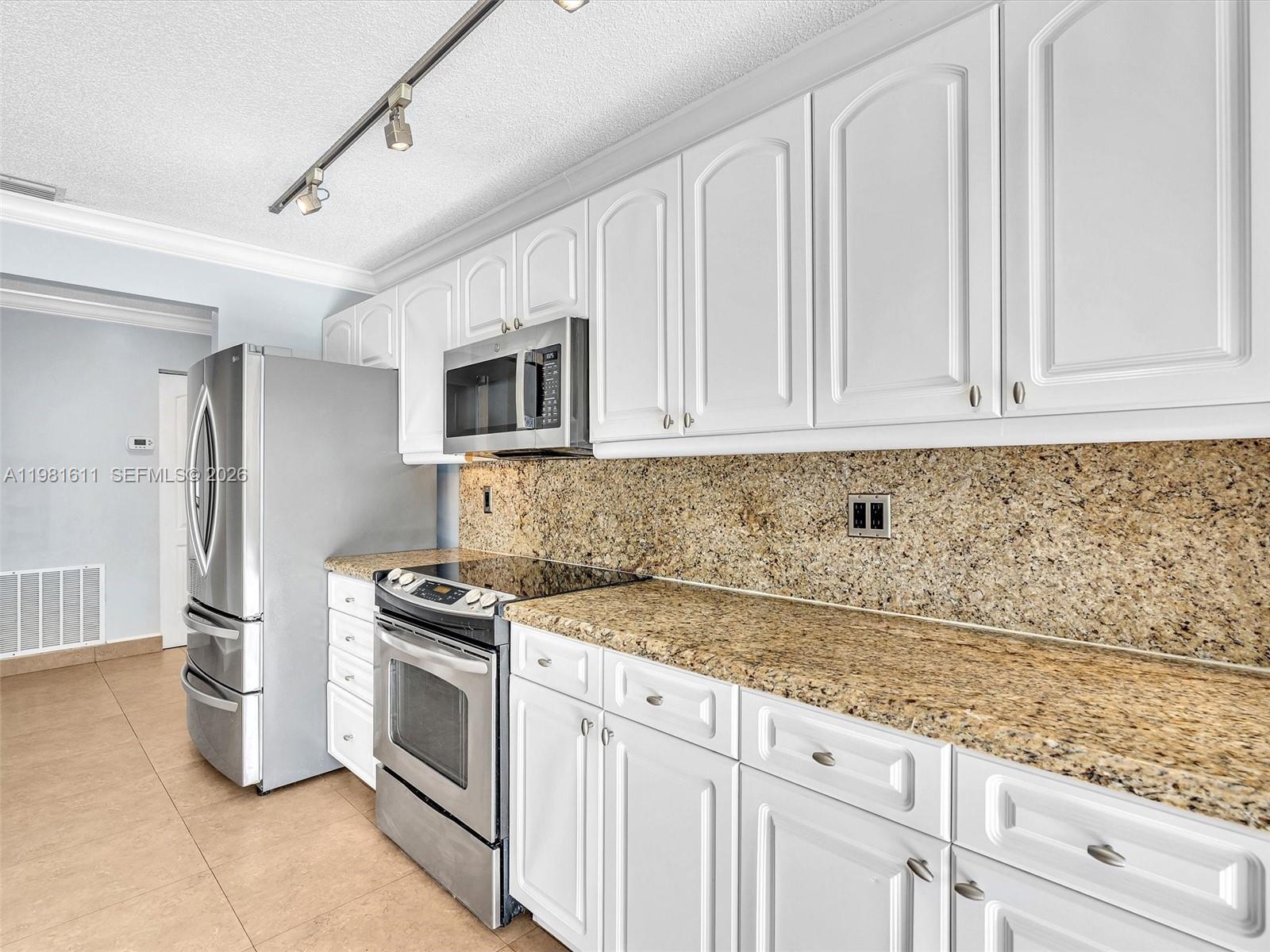 1460 NW 104th Ave Plantation, FL 33322