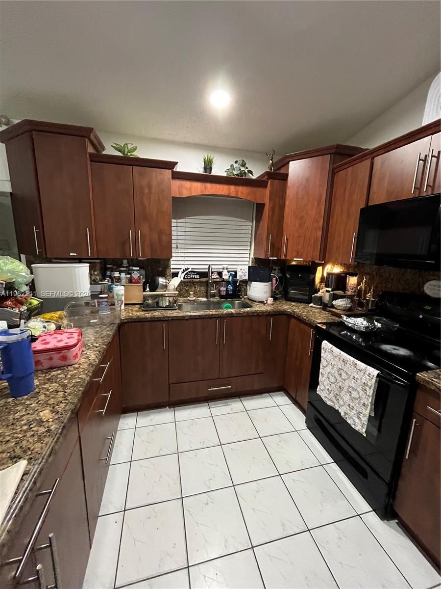 13485 SW 28th St Miami, FL 33175