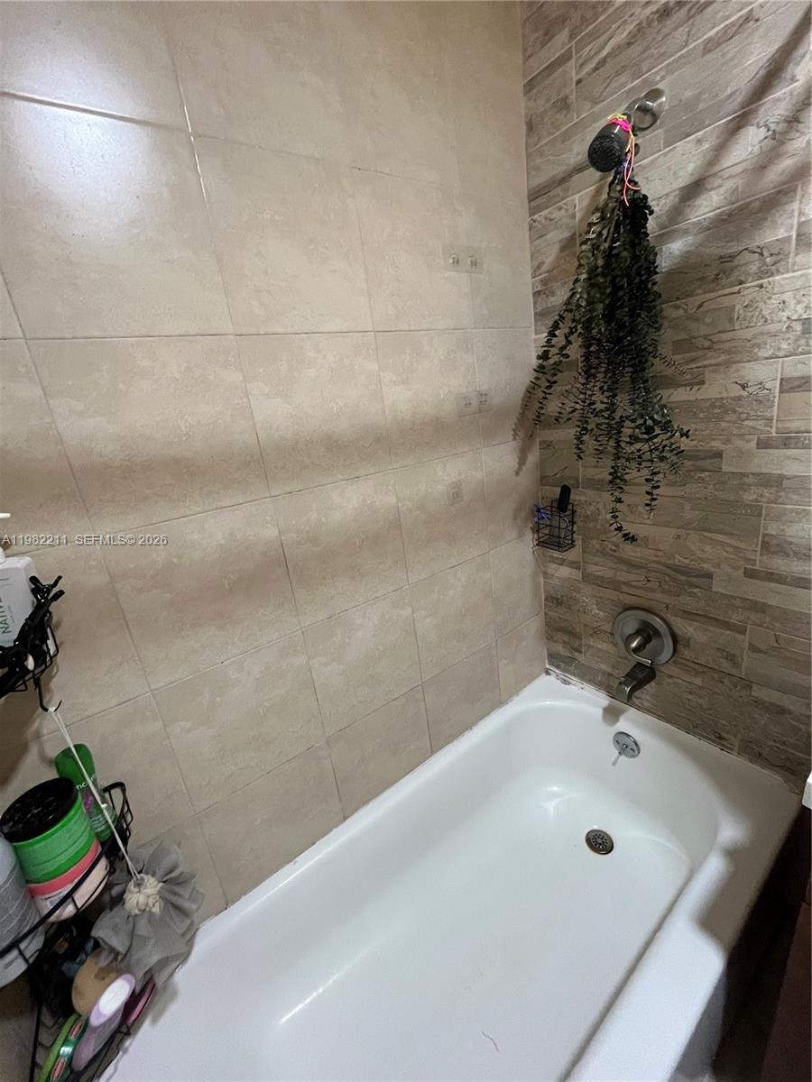 13485 SW 28th St Miami, FL 33175