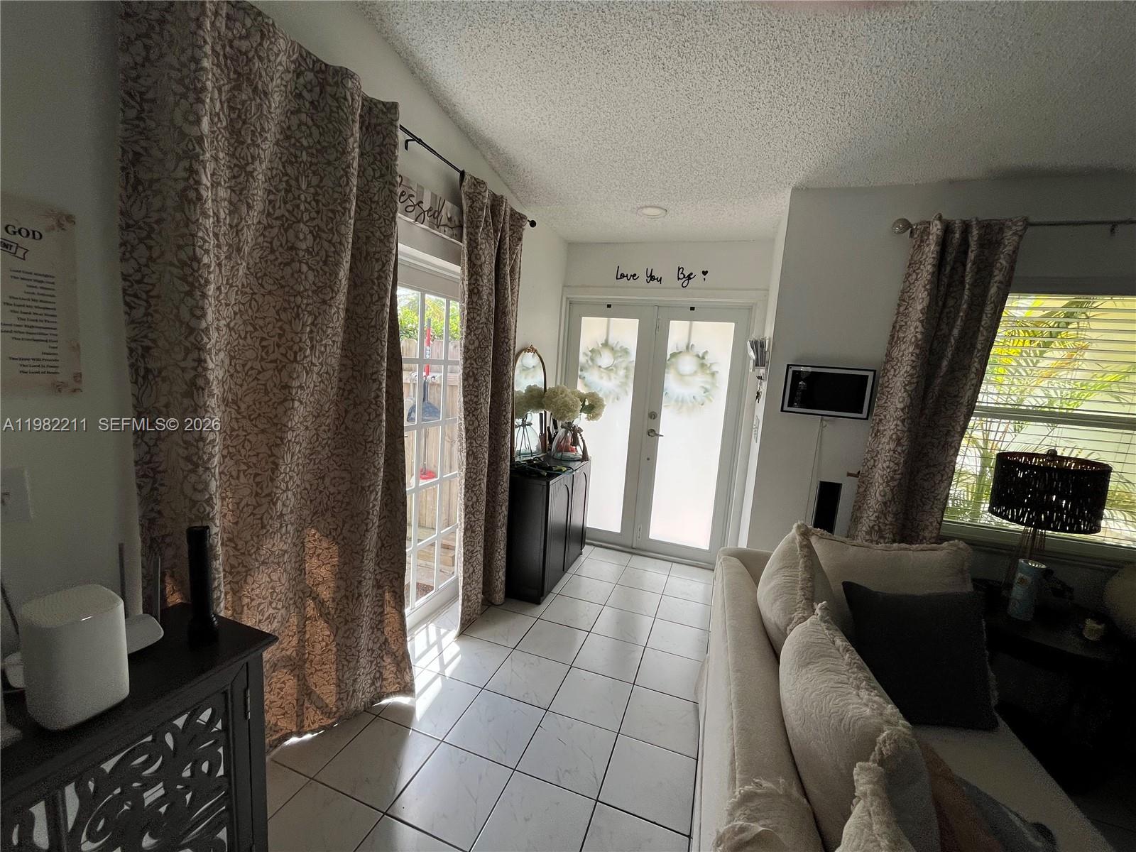 13485 SW 28th St Miami, FL 33175