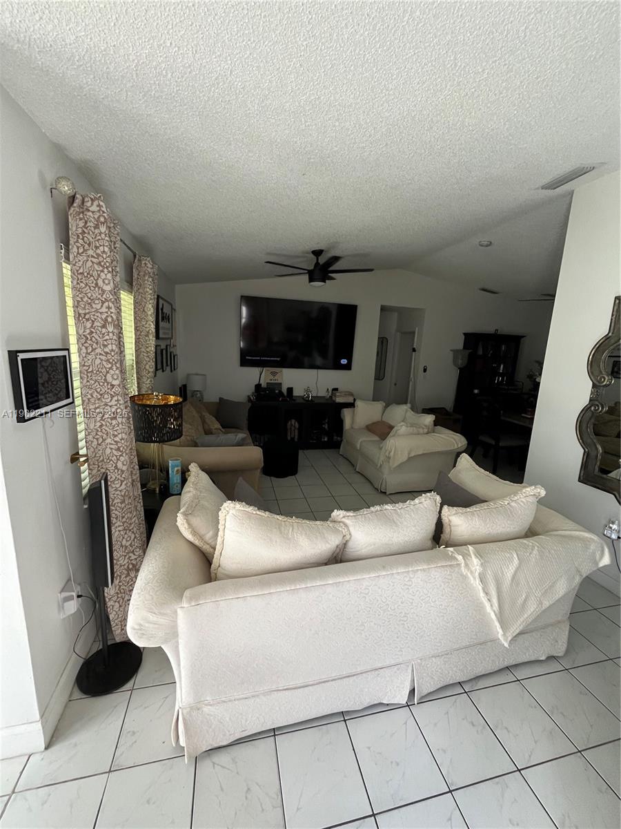 13485 SW 28th St Miami, FL 33175