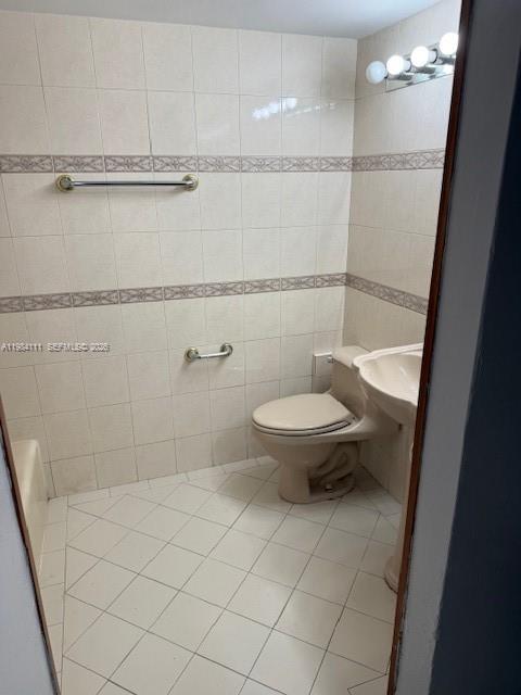 8315 SW 72nd Ave #104B Miami, FL 33143