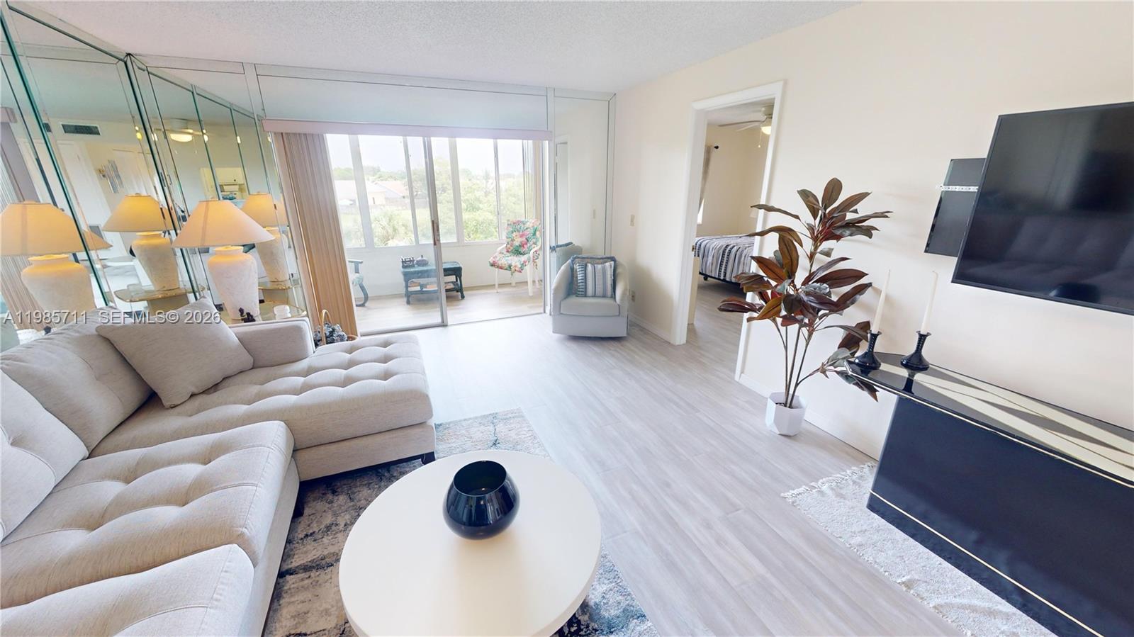 9621 Sunrise Lks Blvd #302 Sunrise, FL 33322