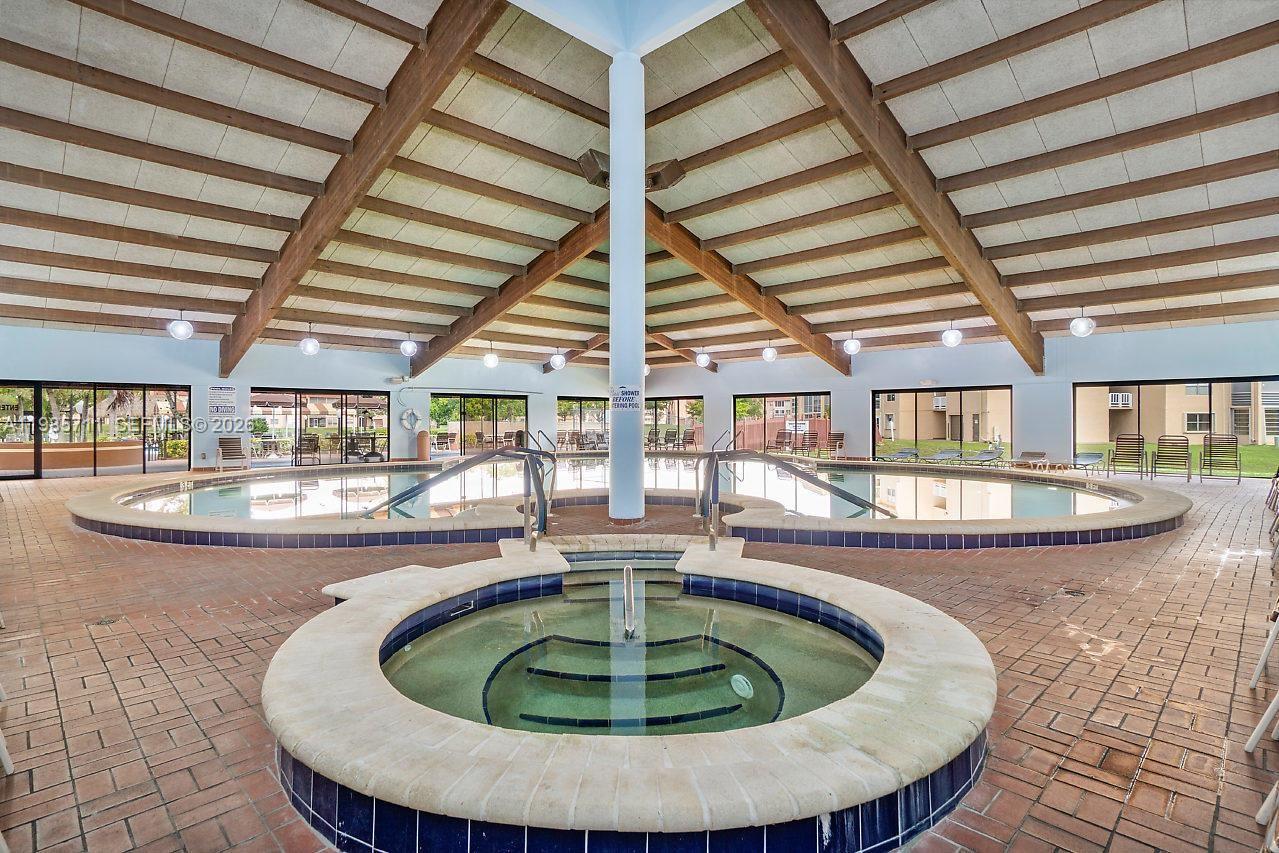 9621 Sunrise Lks Blvd #302 Sunrise, FL 33322