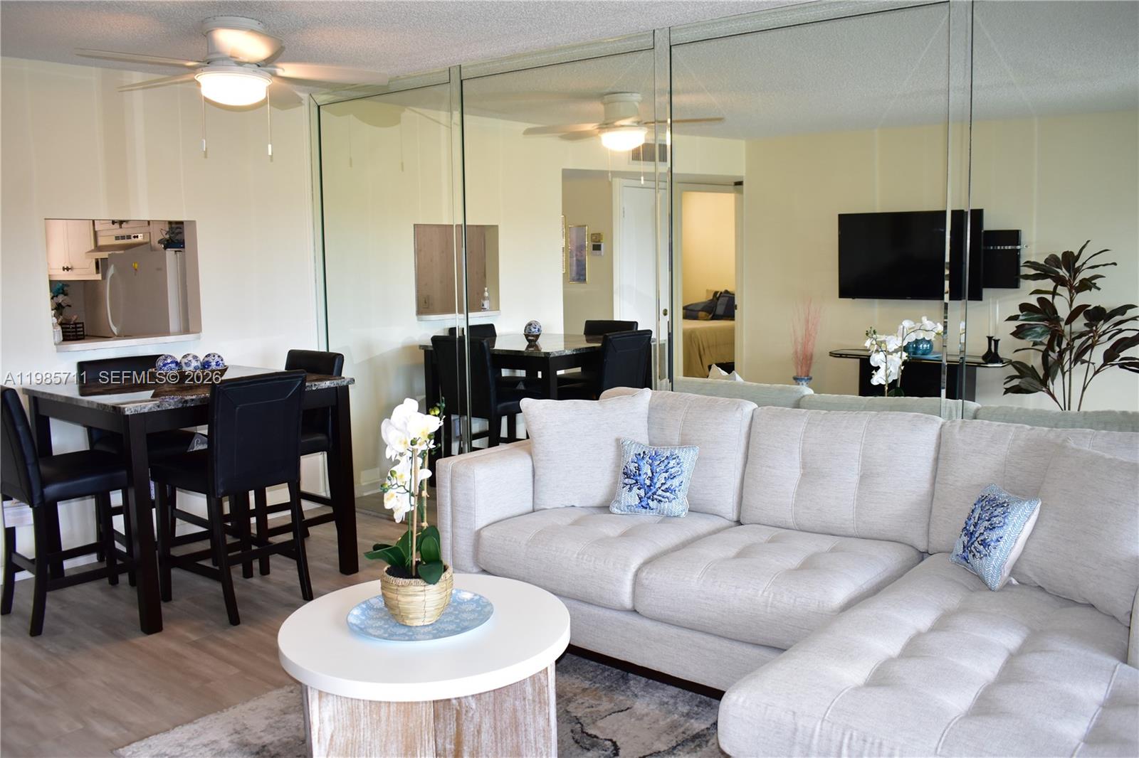 9621 Sunrise Lks Blvd #302 Sunrise, FL 33322