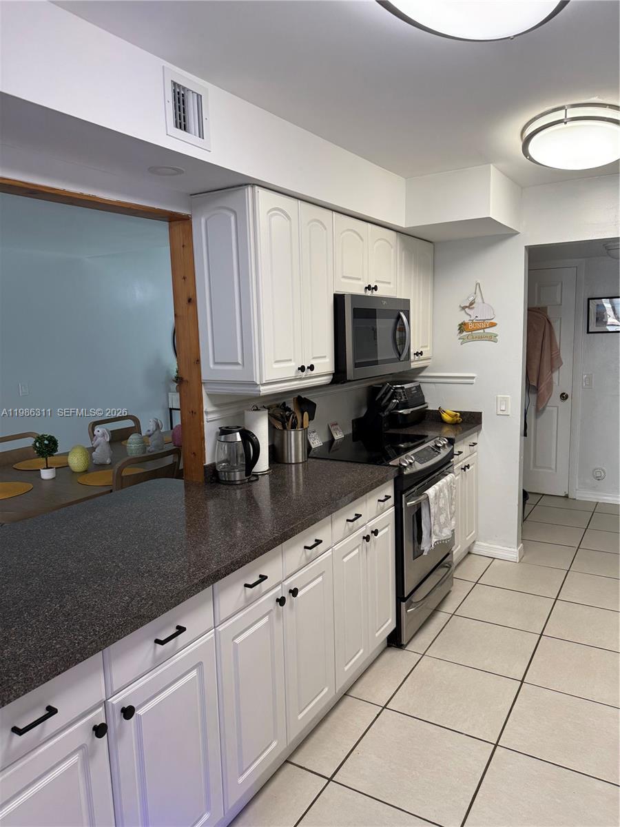 1461 NW 113th Ave Pembroke Pines, FL 33026