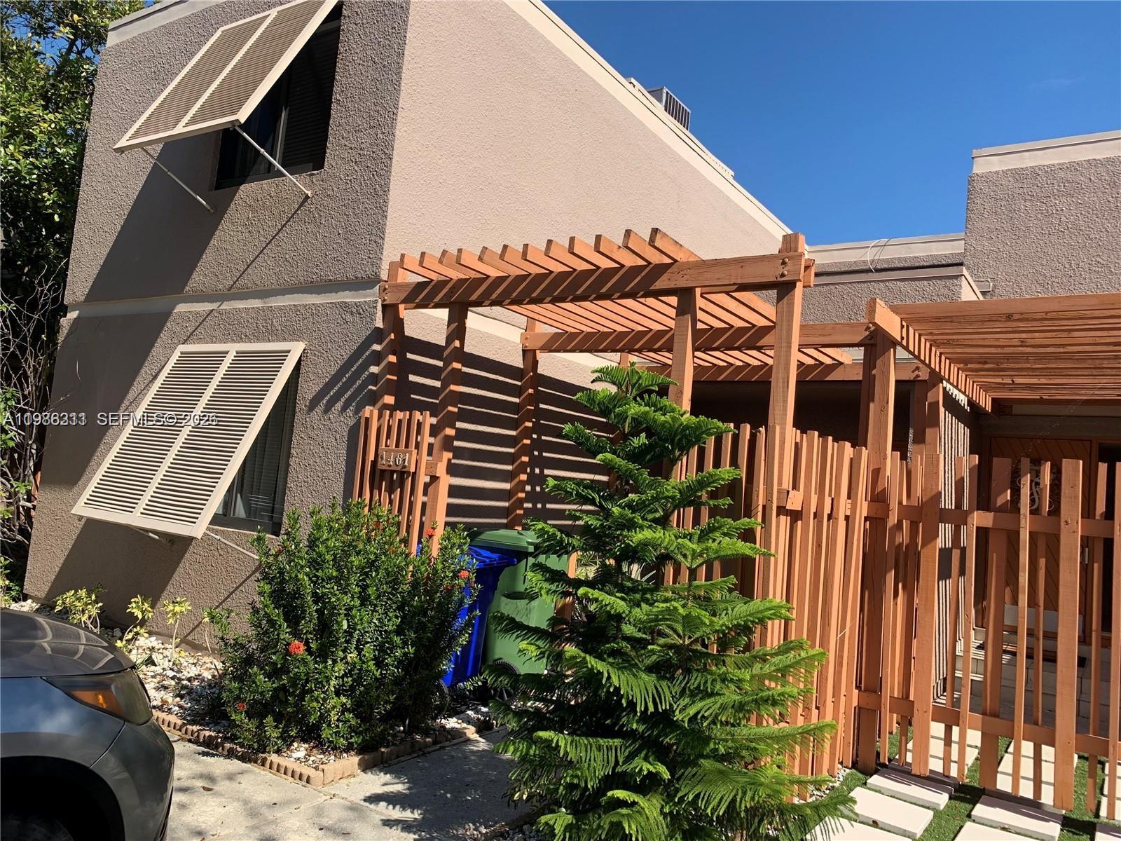 1461 NW 113th Ave Pembroke Pines, FL 33026