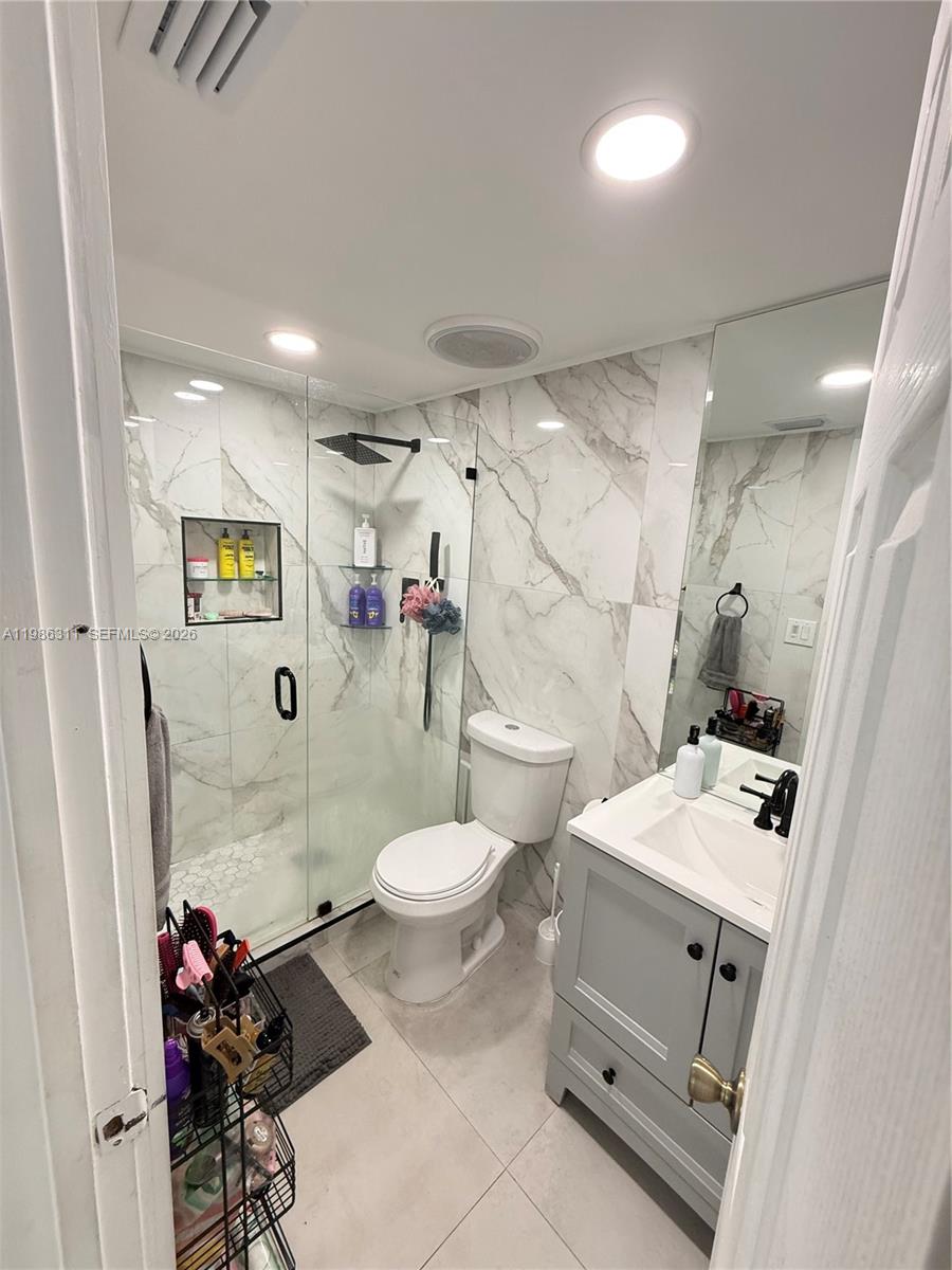 1461 NW 113th Ave Pembroke Pines, FL 33026