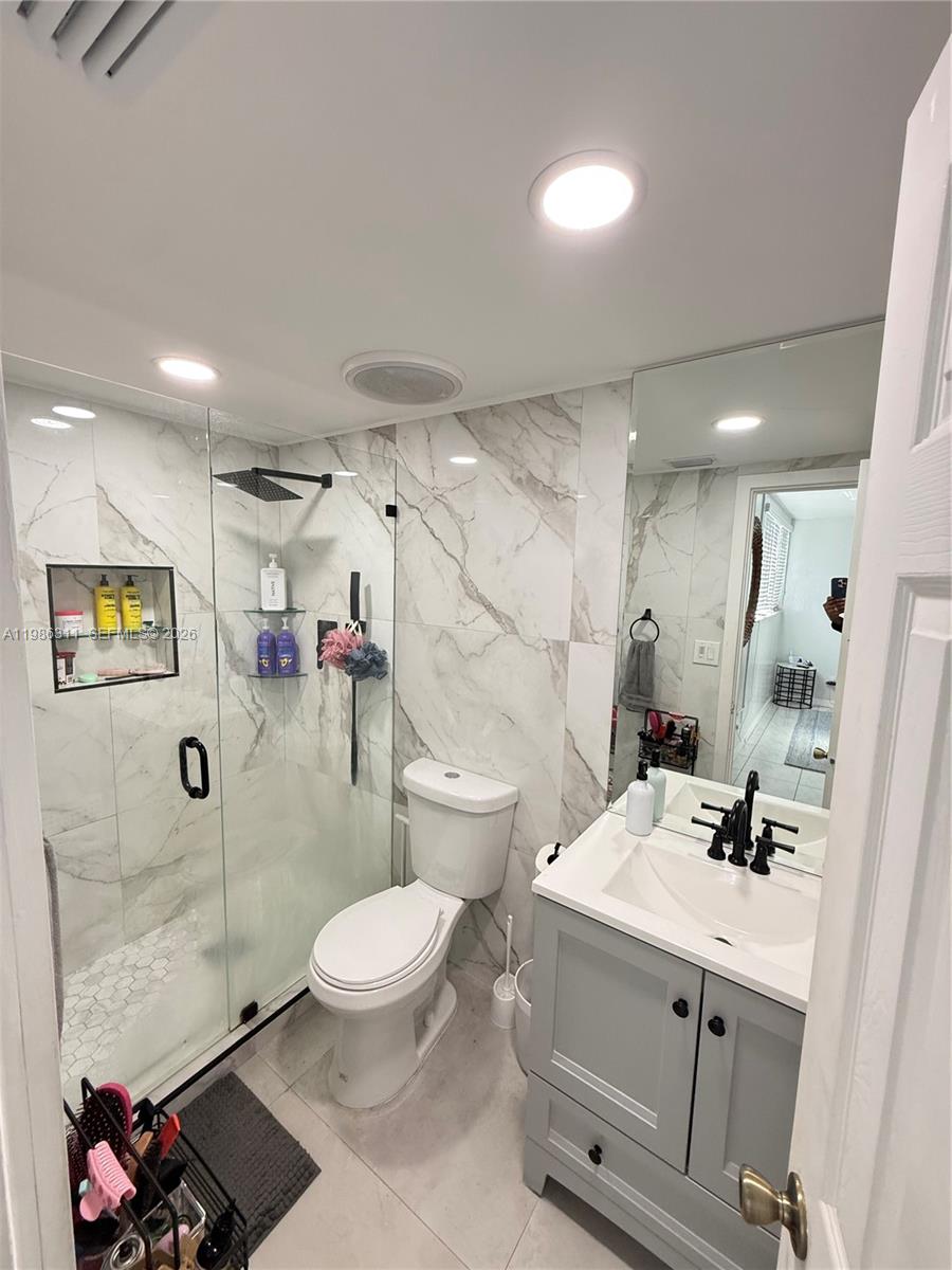 1461 NW 113th Ave Pembroke Pines, FL 33026