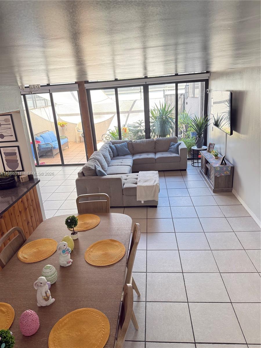 1461 NW 113th Ave Pembroke Pines, FL 33026