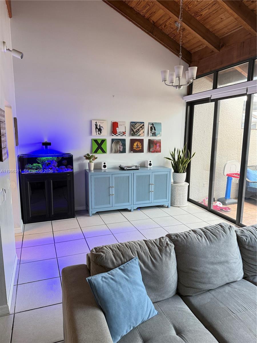 1461 NW 113th Ave Pembroke Pines, FL 33026