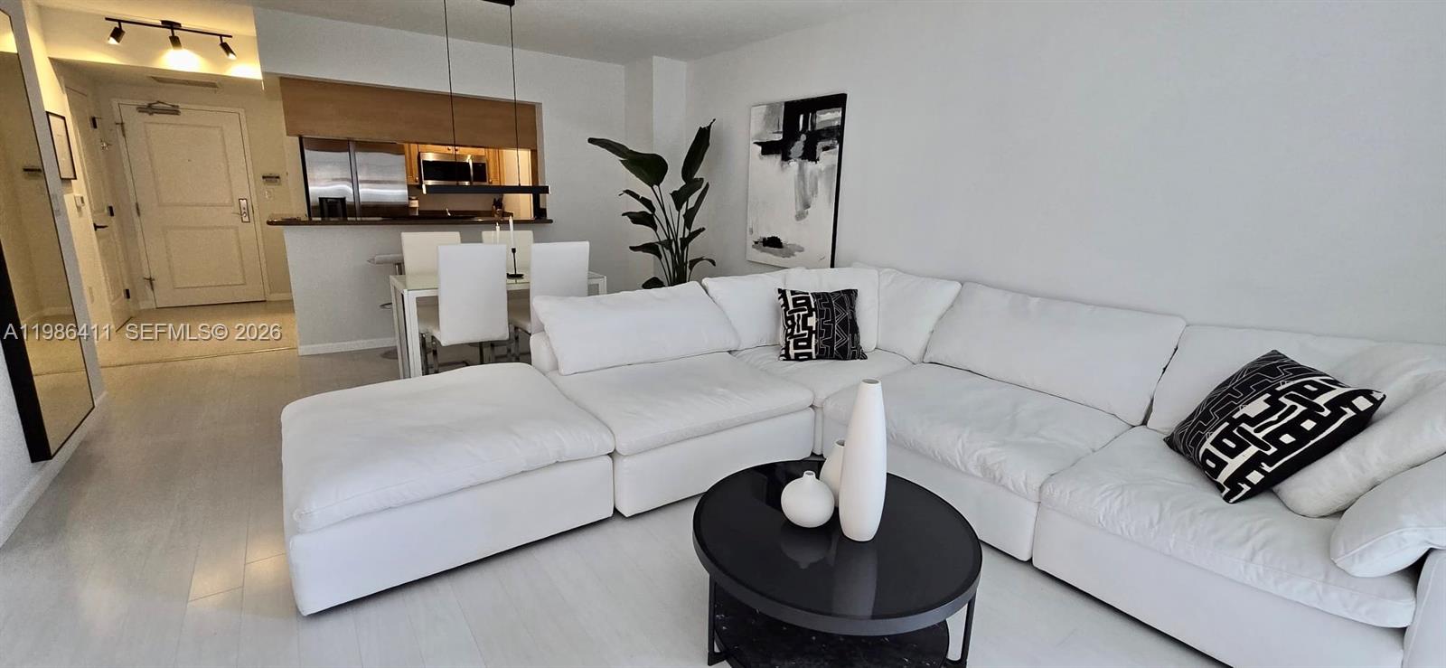 347 N New Riv Dr #1106