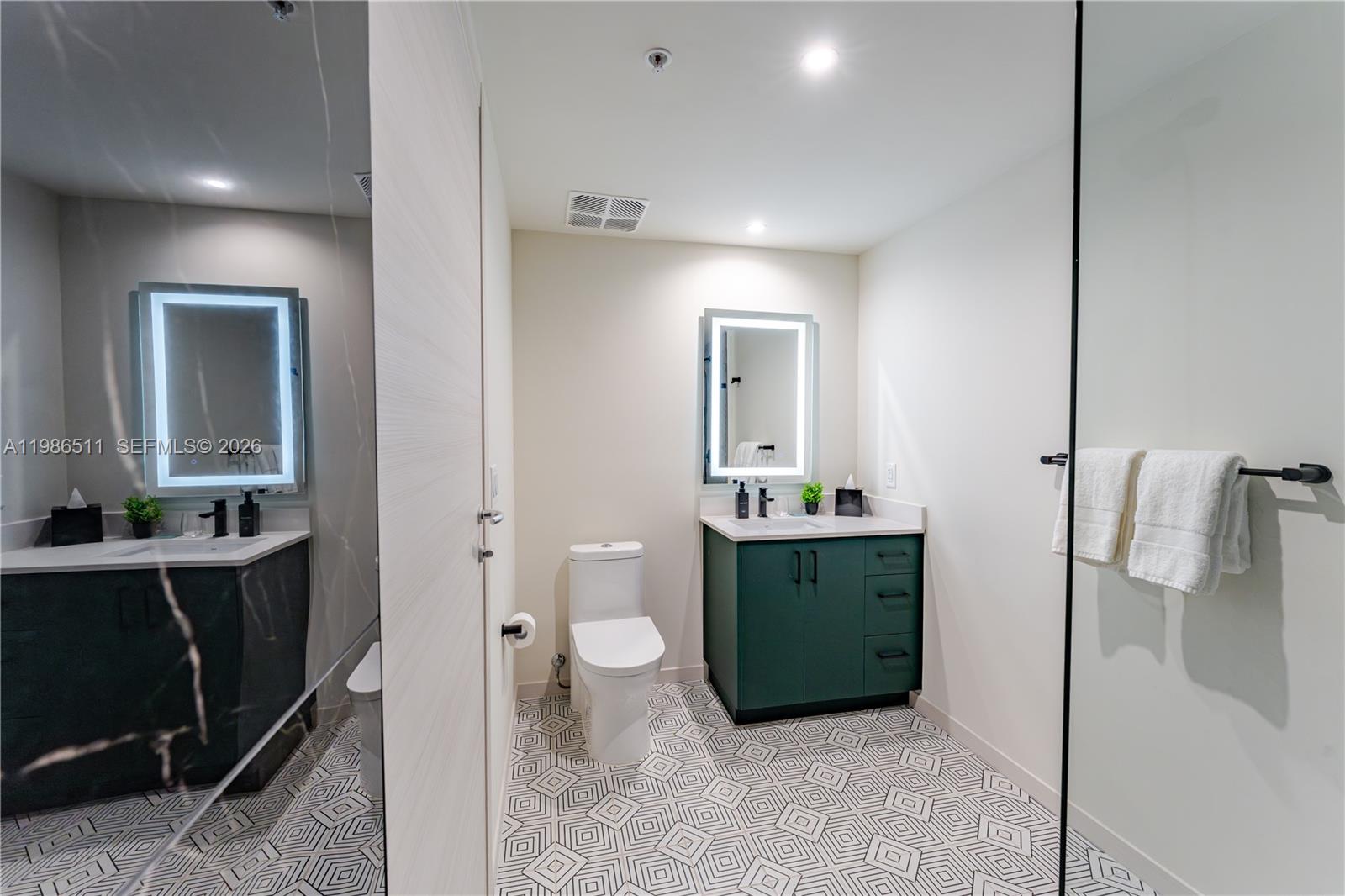 4220 Laguna St #703 #703 Coral Gables, FL 33146