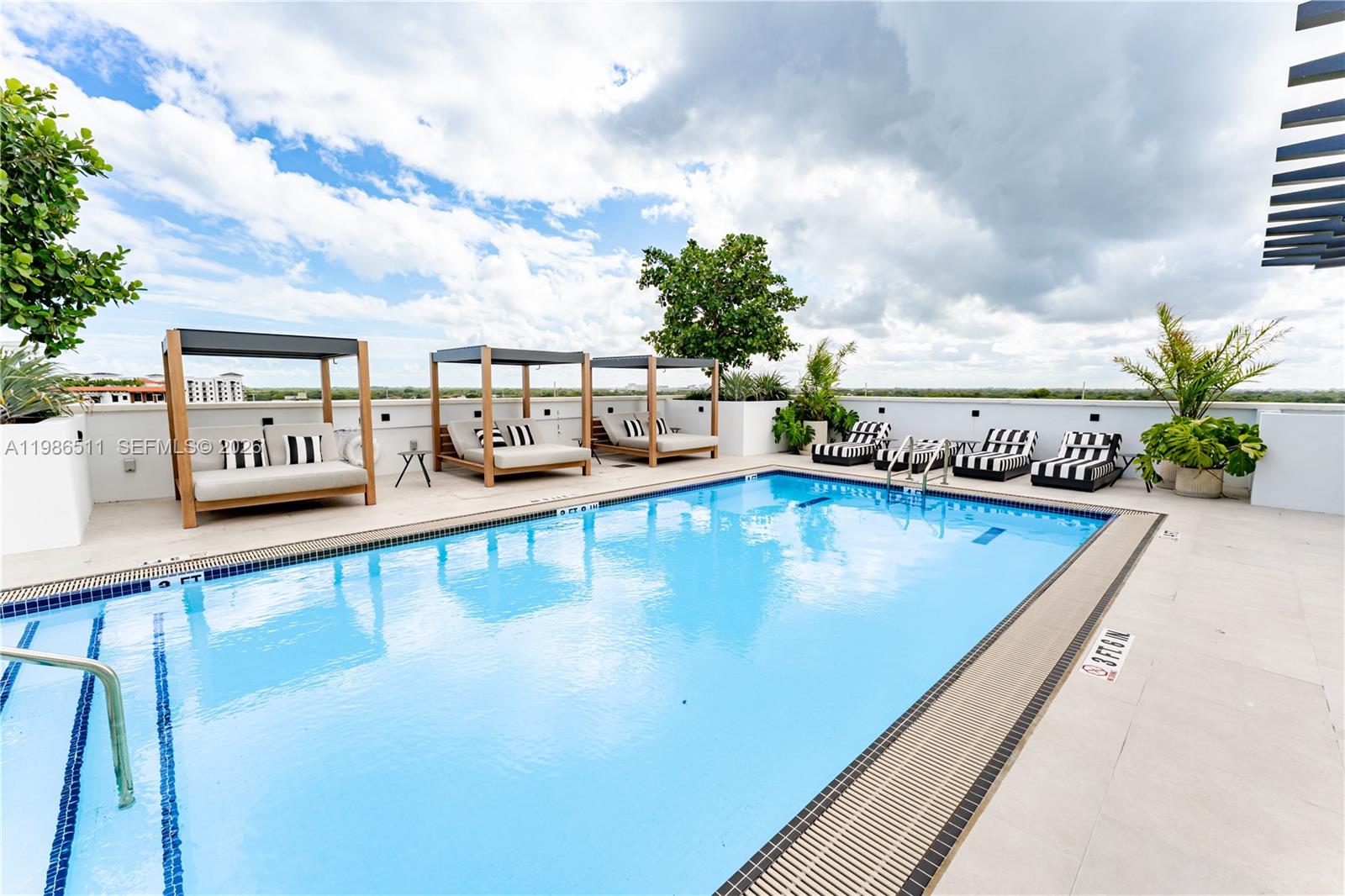 4220 Laguna St #703 #703 Coral Gables, FL 33146