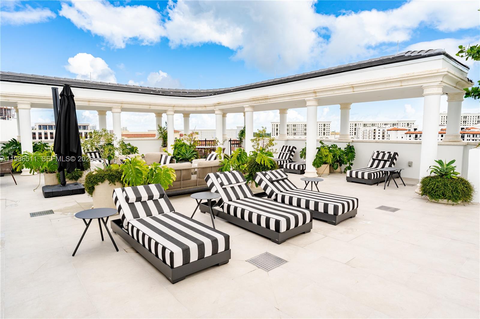 4220 Laguna St #703 #703 Coral Gables, FL 33146