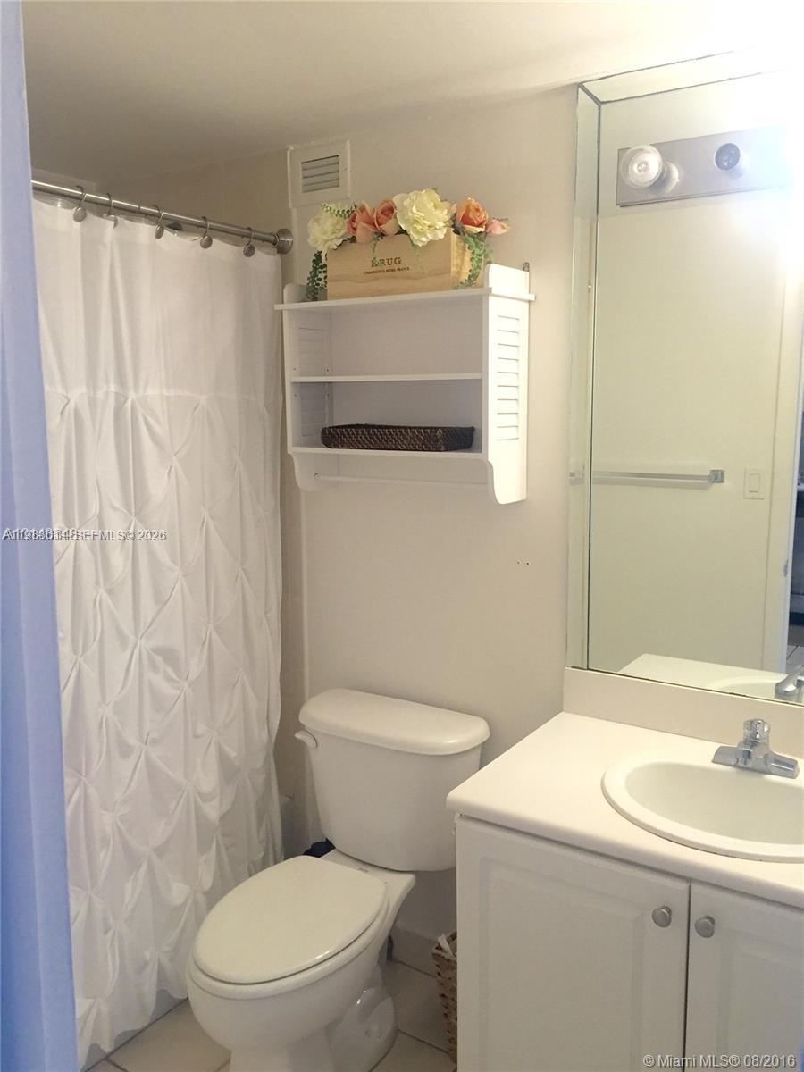 1455 N Treasure Dr #6D