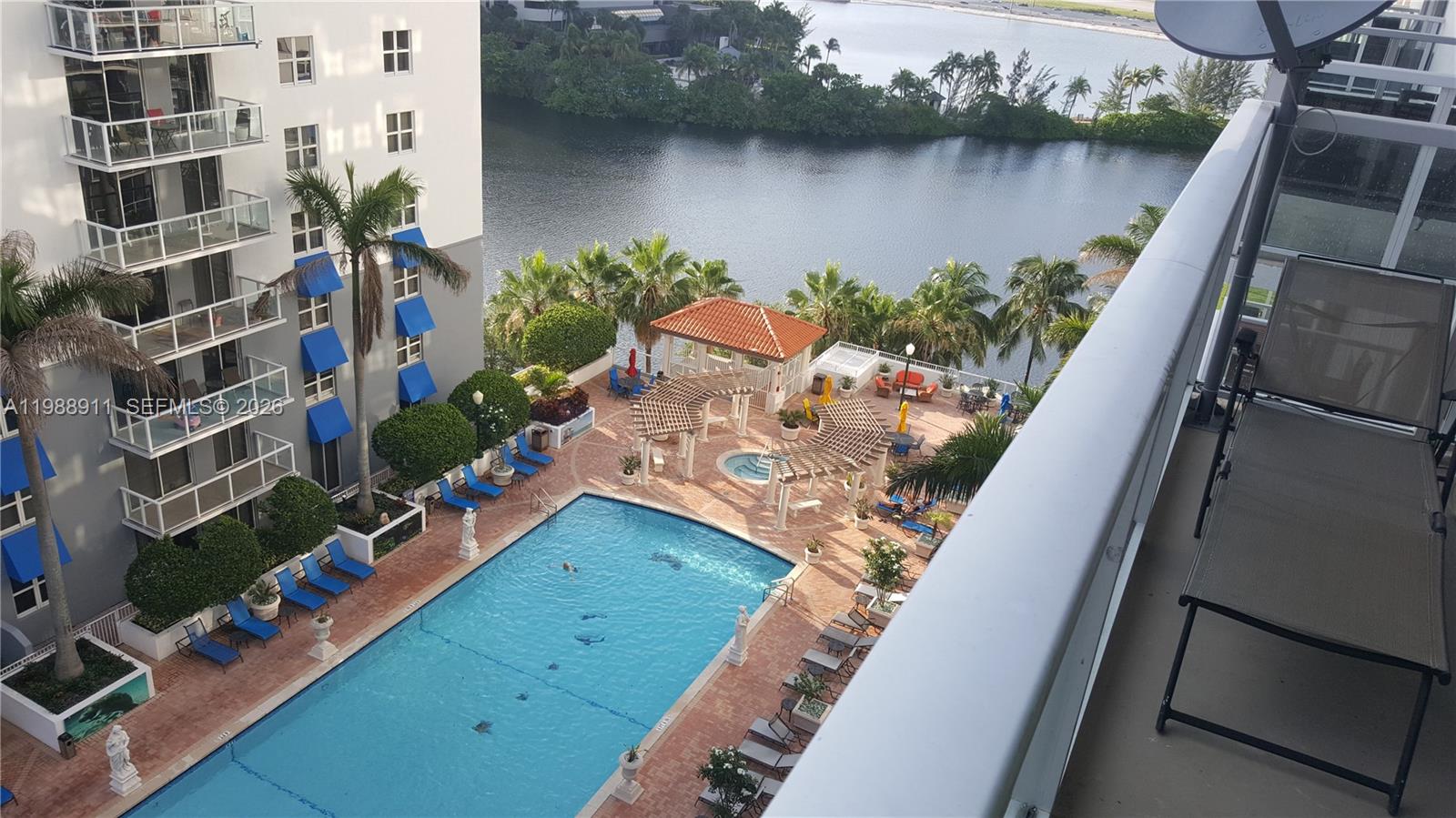 5085 NW 7th St #1011