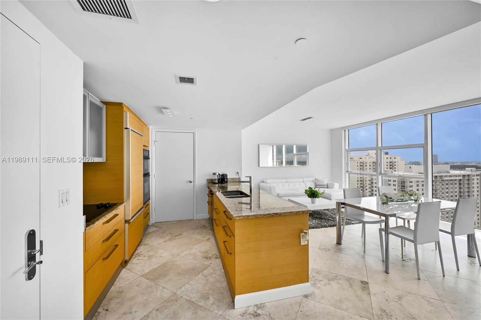 image Beach Club 214