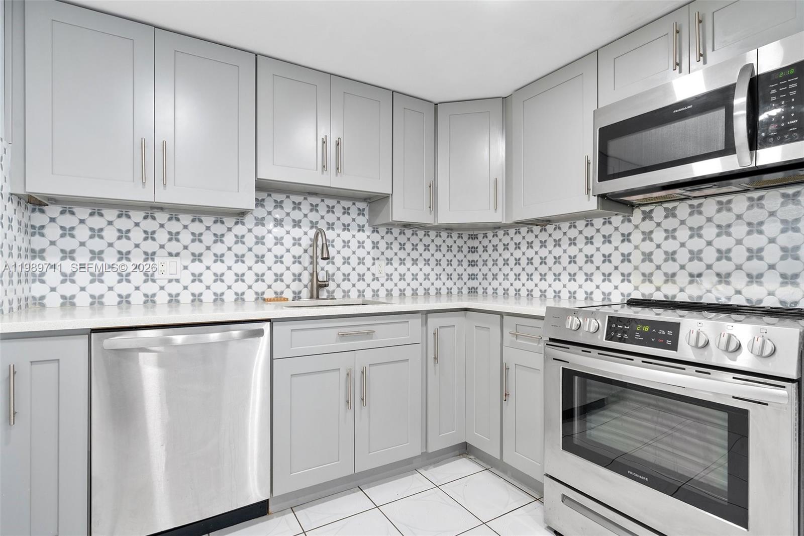 2500 NE 135th St Unit#b206 North Miami, FL 33181