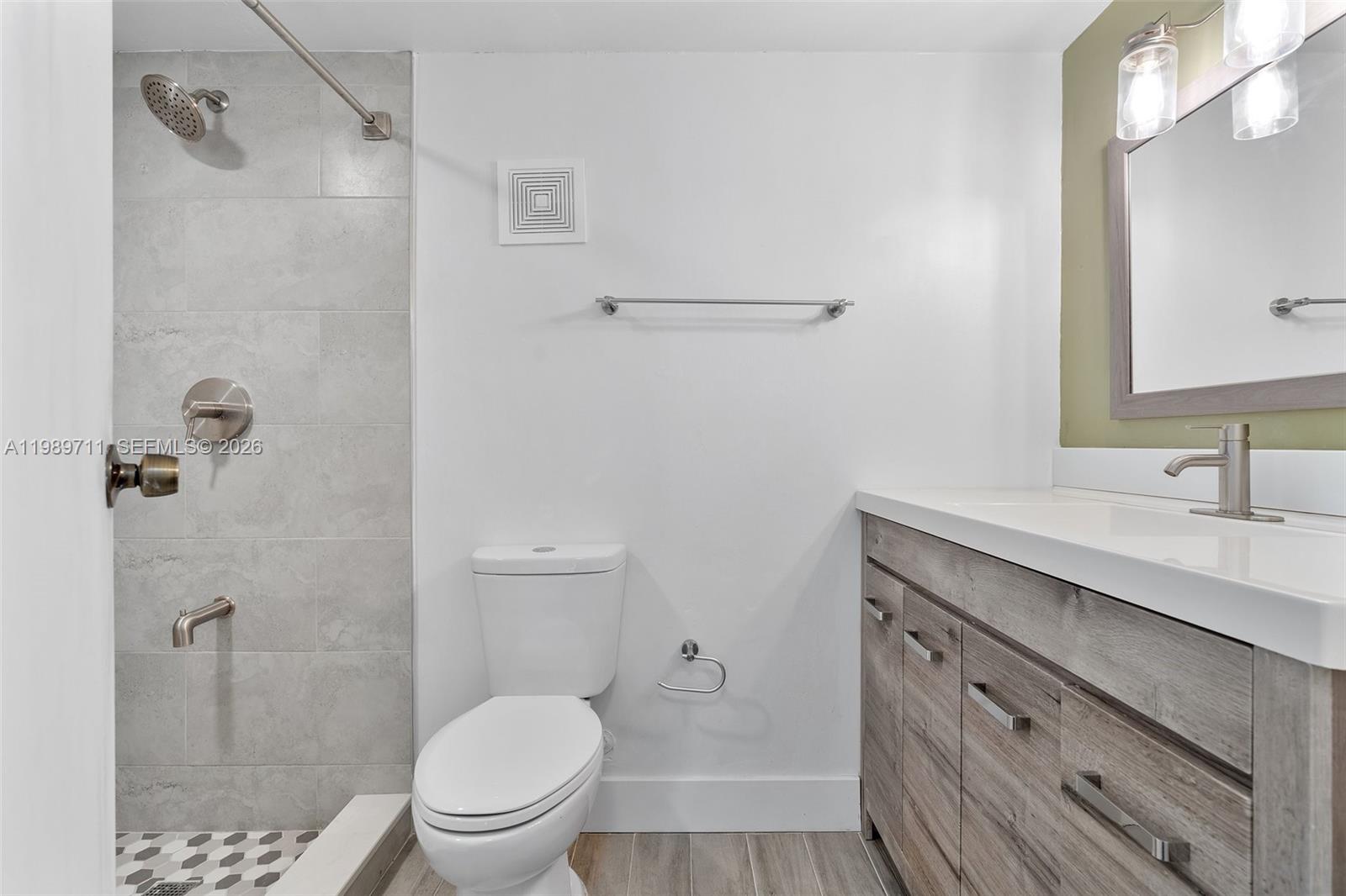 2500 NE 135th St Unit#b206 North Miami, FL 33181