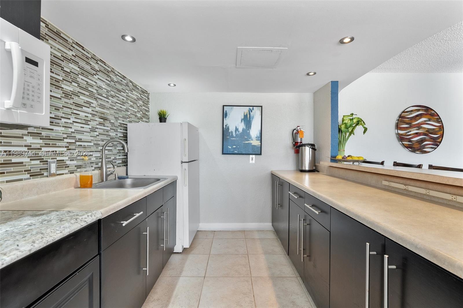 2500 NE 135th St Unit#b206 North Miami, FL 33181