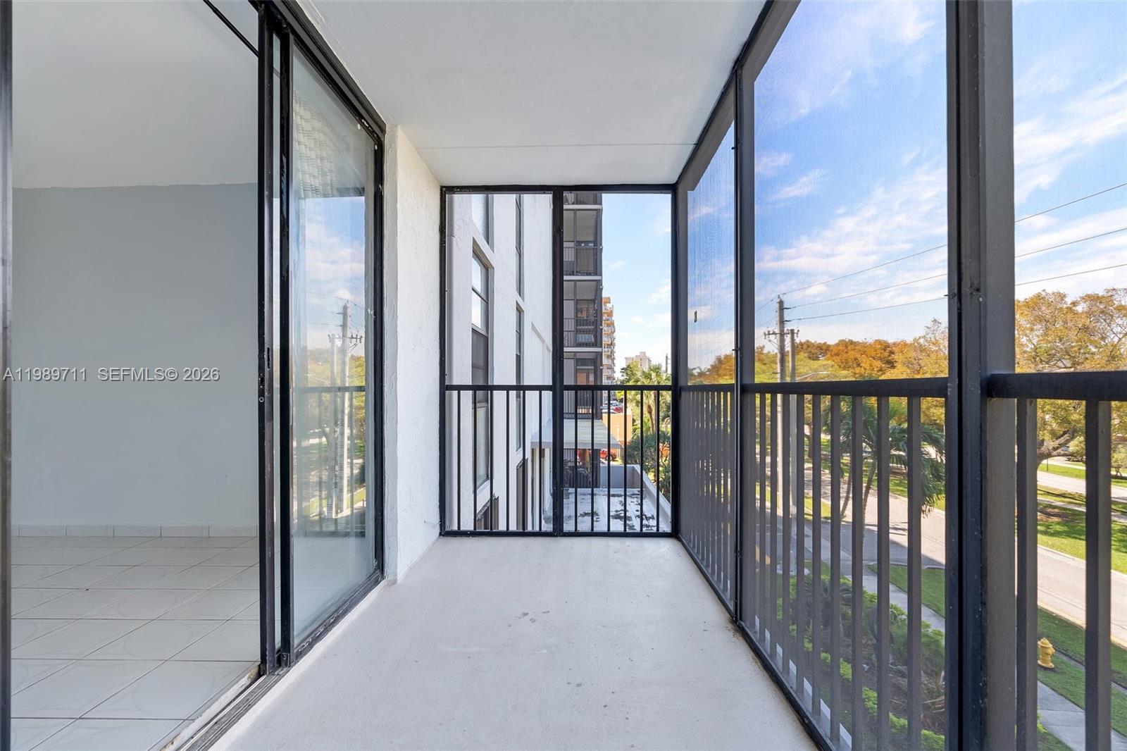 2500 NE 135th St Unit#b206 North Miami, FL 33181