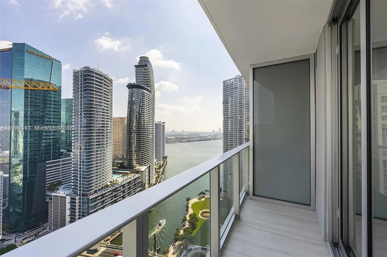 image Aston Martin Residences7