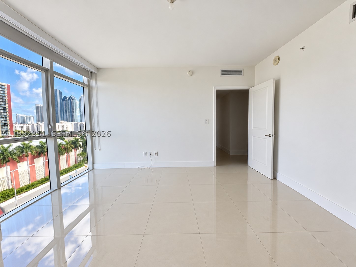 image 400 Sunny Isles10