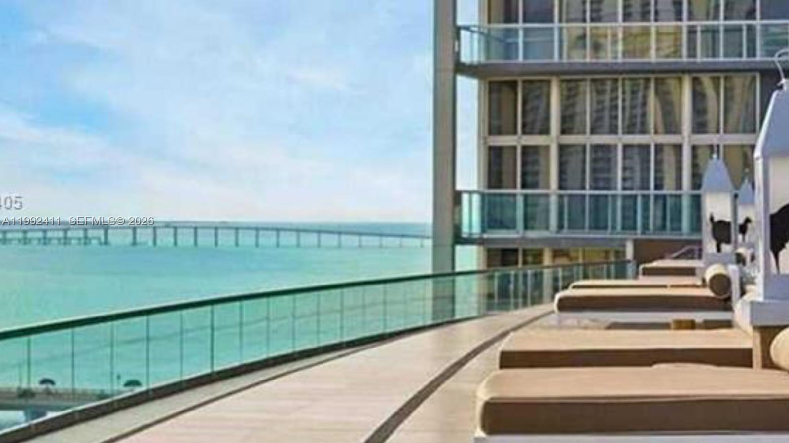 image Icon Brickell I1