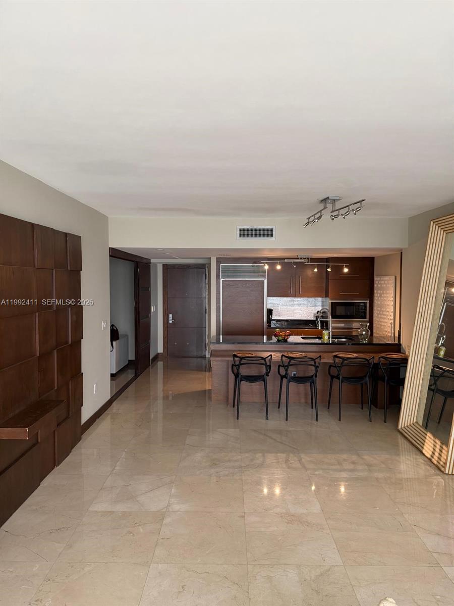 image Icon Brickell I21