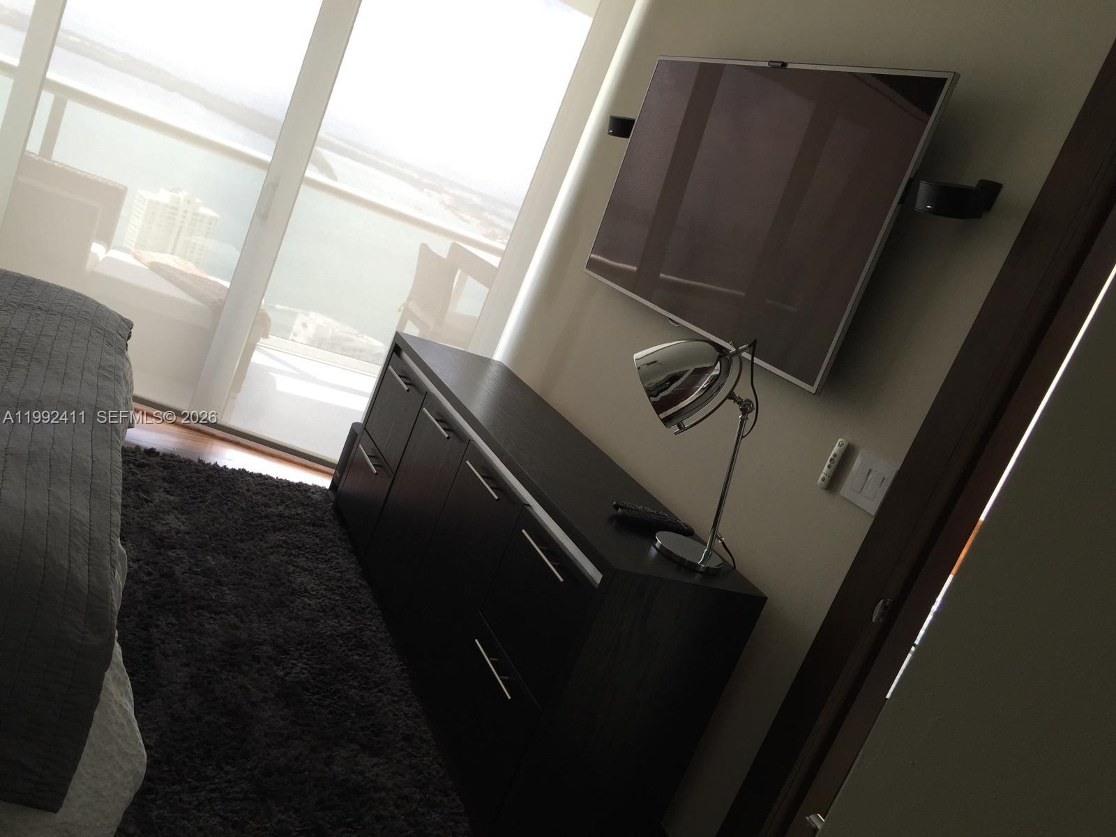 image Icon Brickell I6