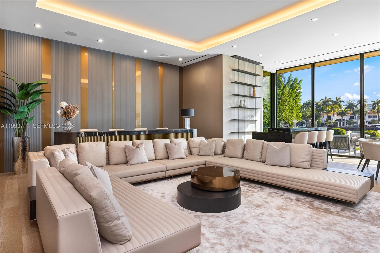 2560 Del Lago Dr Fort Lauderdale, FL 33316