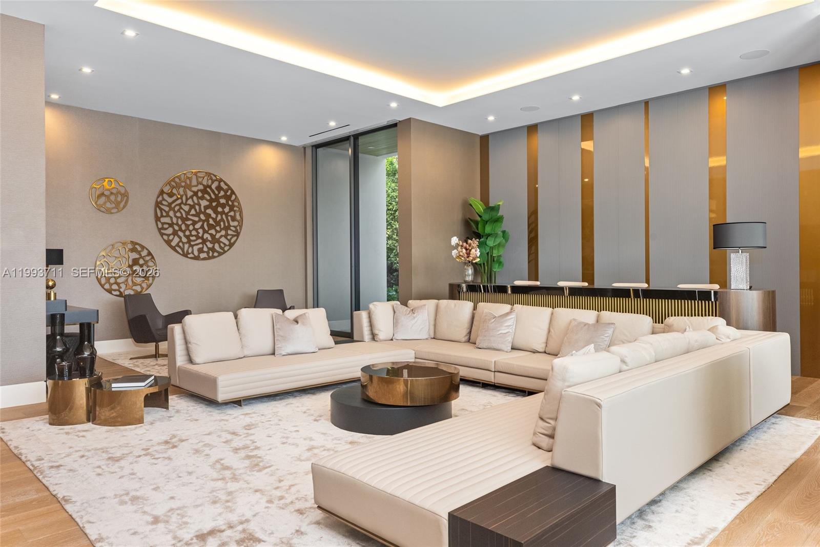 2560 Del Lago Dr Fort Lauderdale, FL 33316