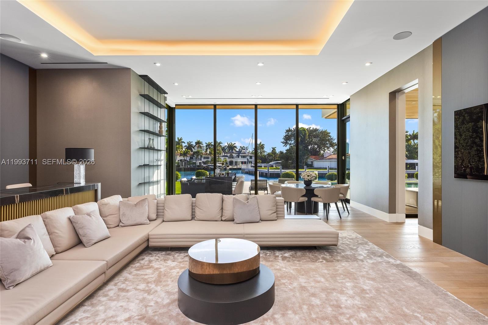 2560 Del Lago Dr Fort Lauderdale, FL 33316