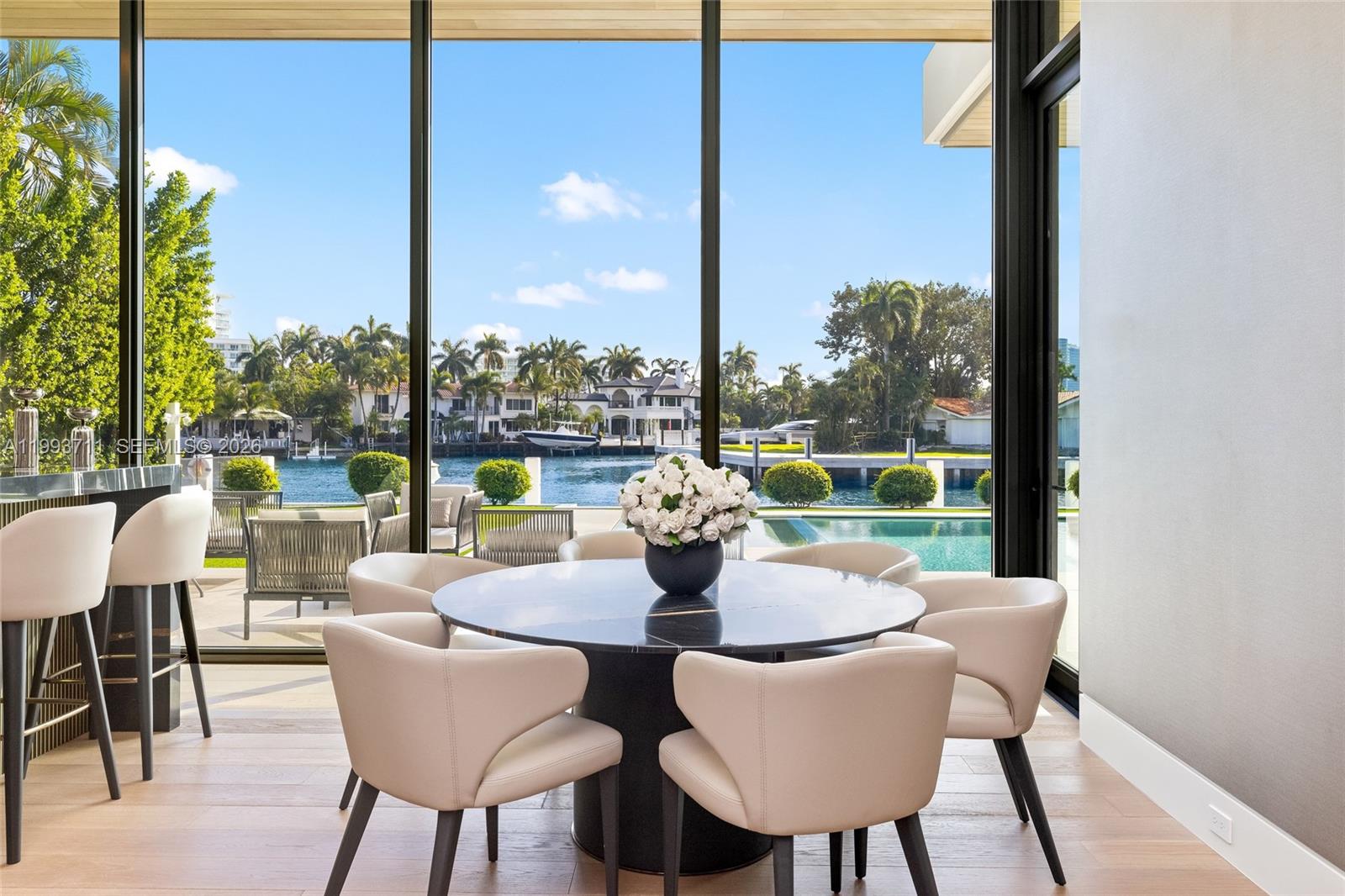 2560 Del Lago Dr Fort Lauderdale, FL 33316