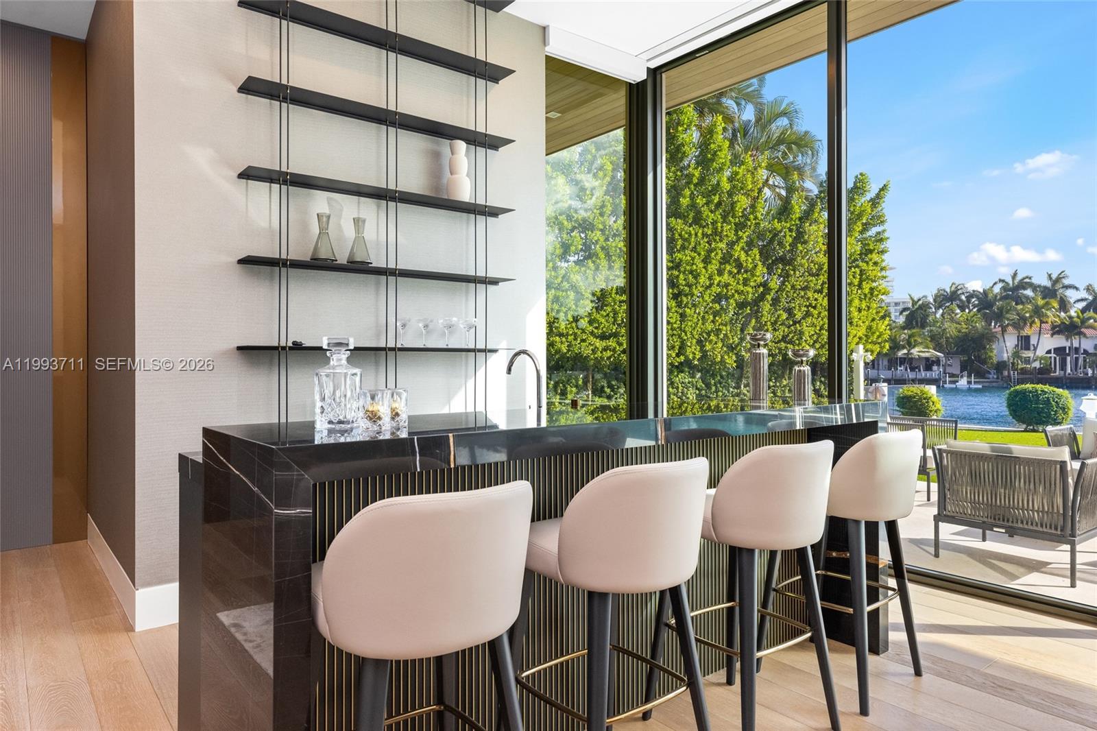 2560 Del Lago Dr Fort Lauderdale, FL 33316