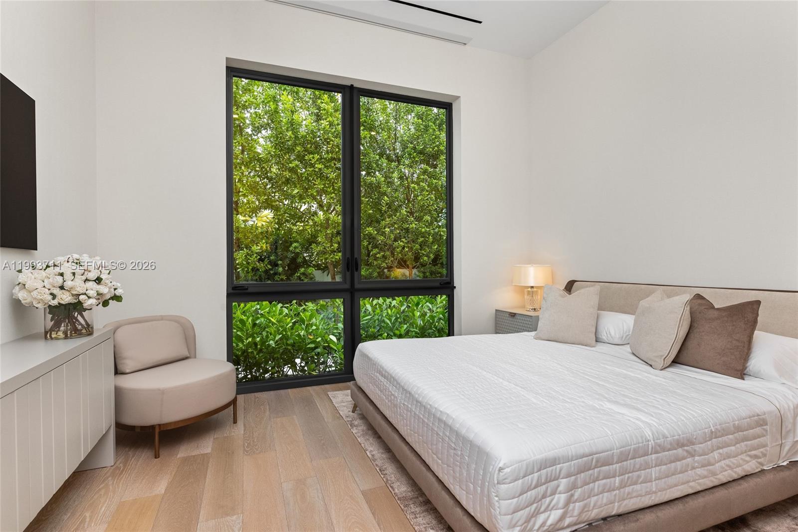 2560 Del Lago Dr Fort Lauderdale, FL 33316