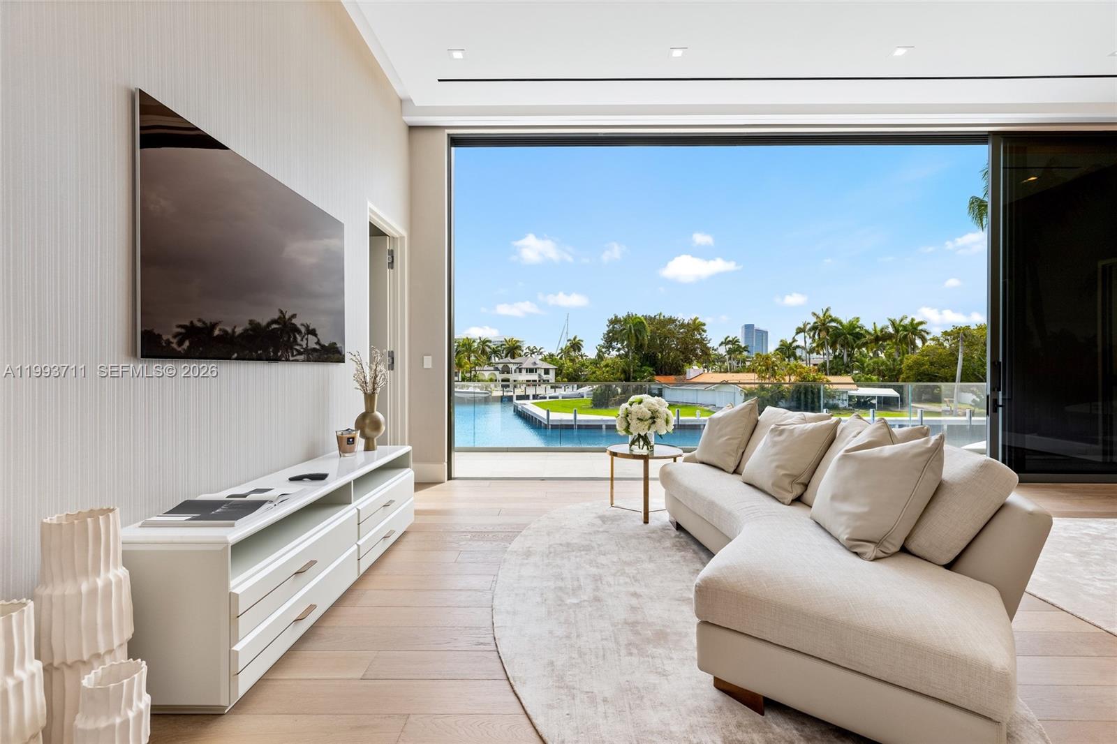 2560 Del Lago Dr Fort Lauderdale, FL 33316