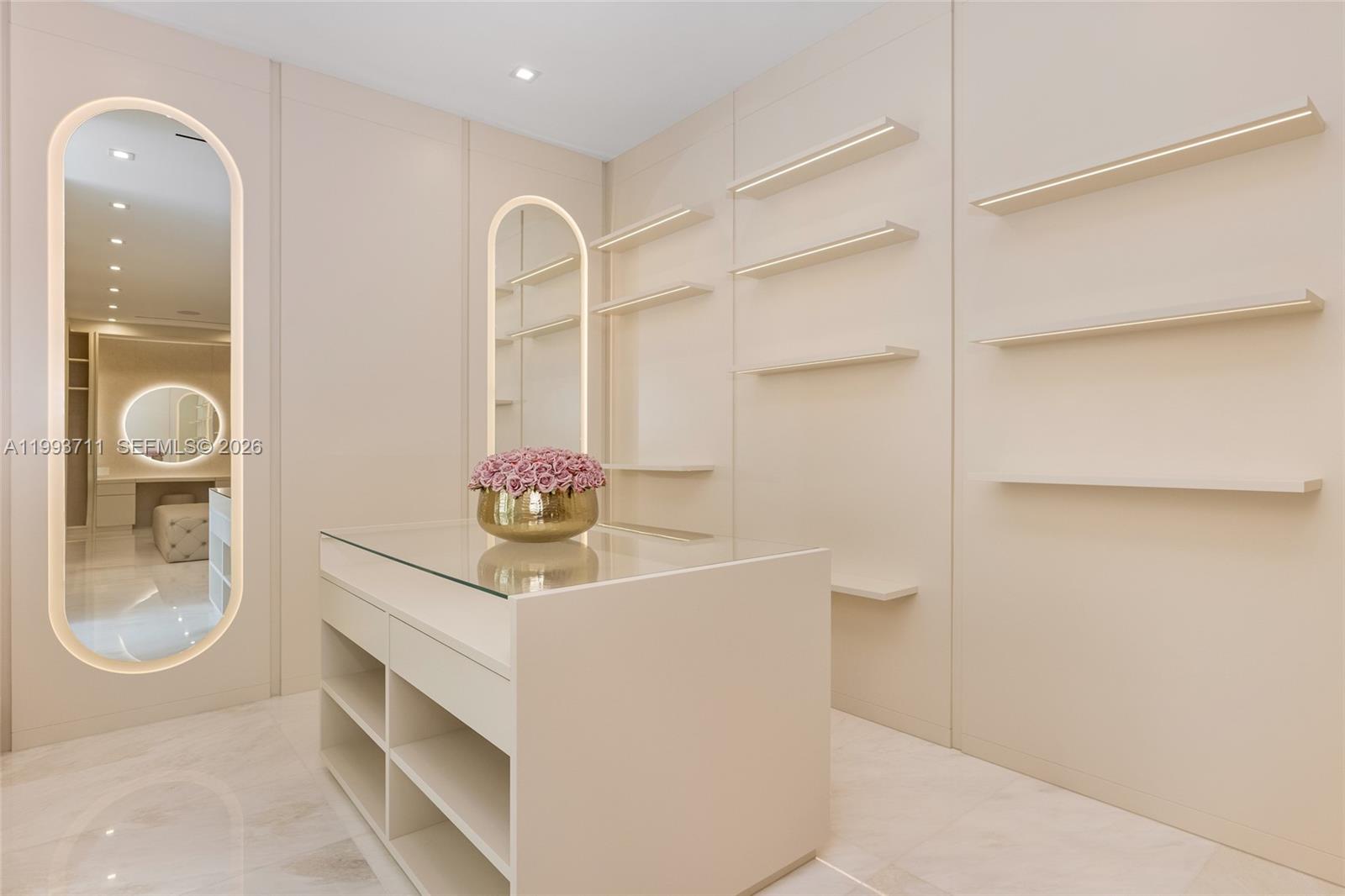 2560 Del Lago Dr Fort Lauderdale, FL 33316