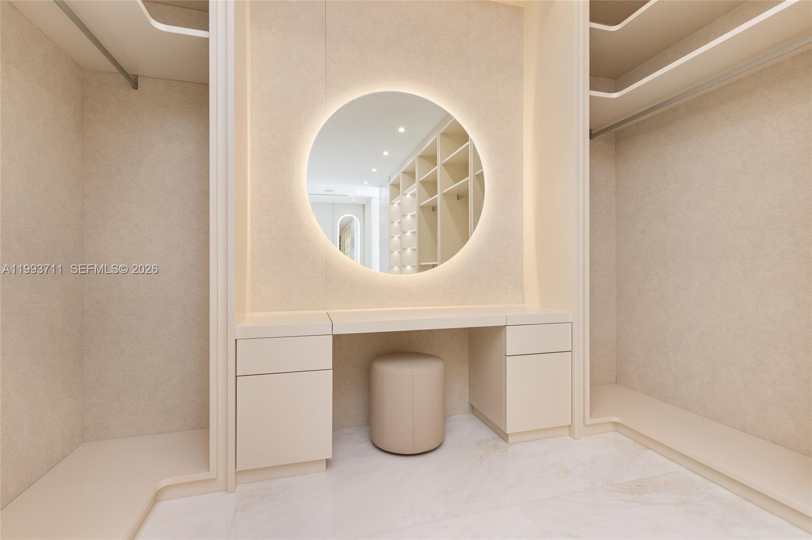 2560 Del Lago Dr Fort Lauderdale, FL 33316