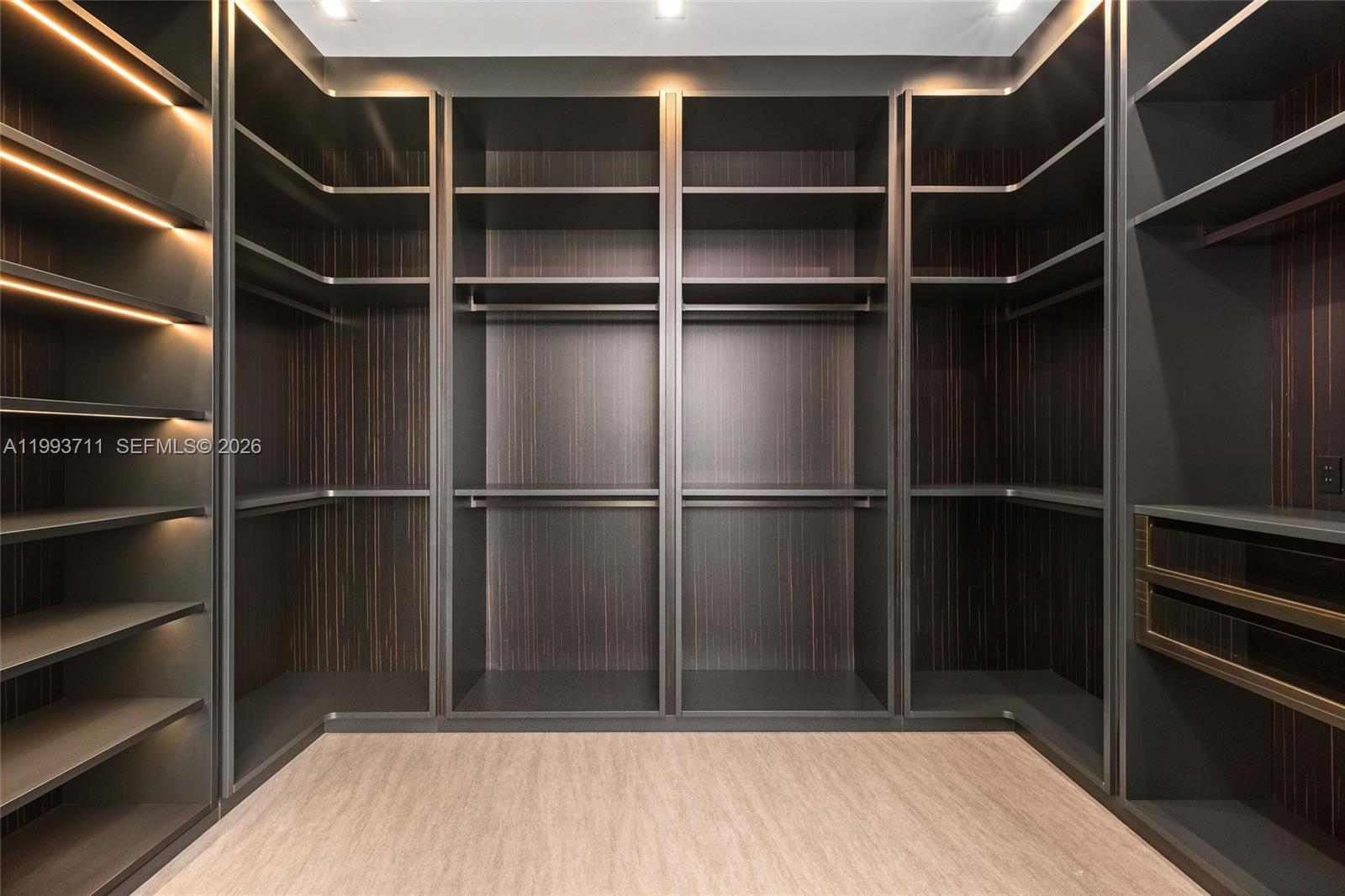 2560 Del Lago Dr Fort Lauderdale, FL 33316